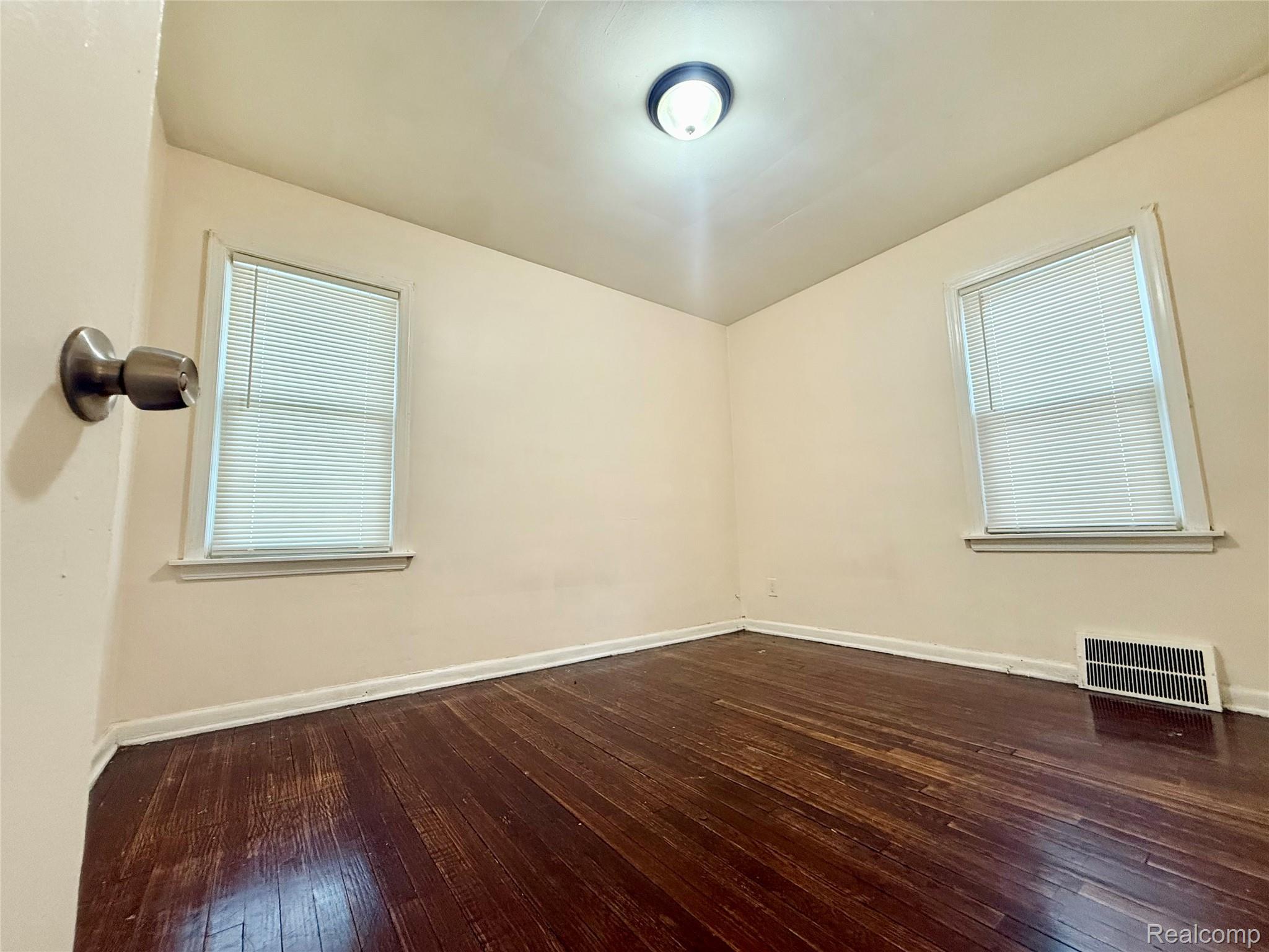 8719 Canyon Street Property Photo 15