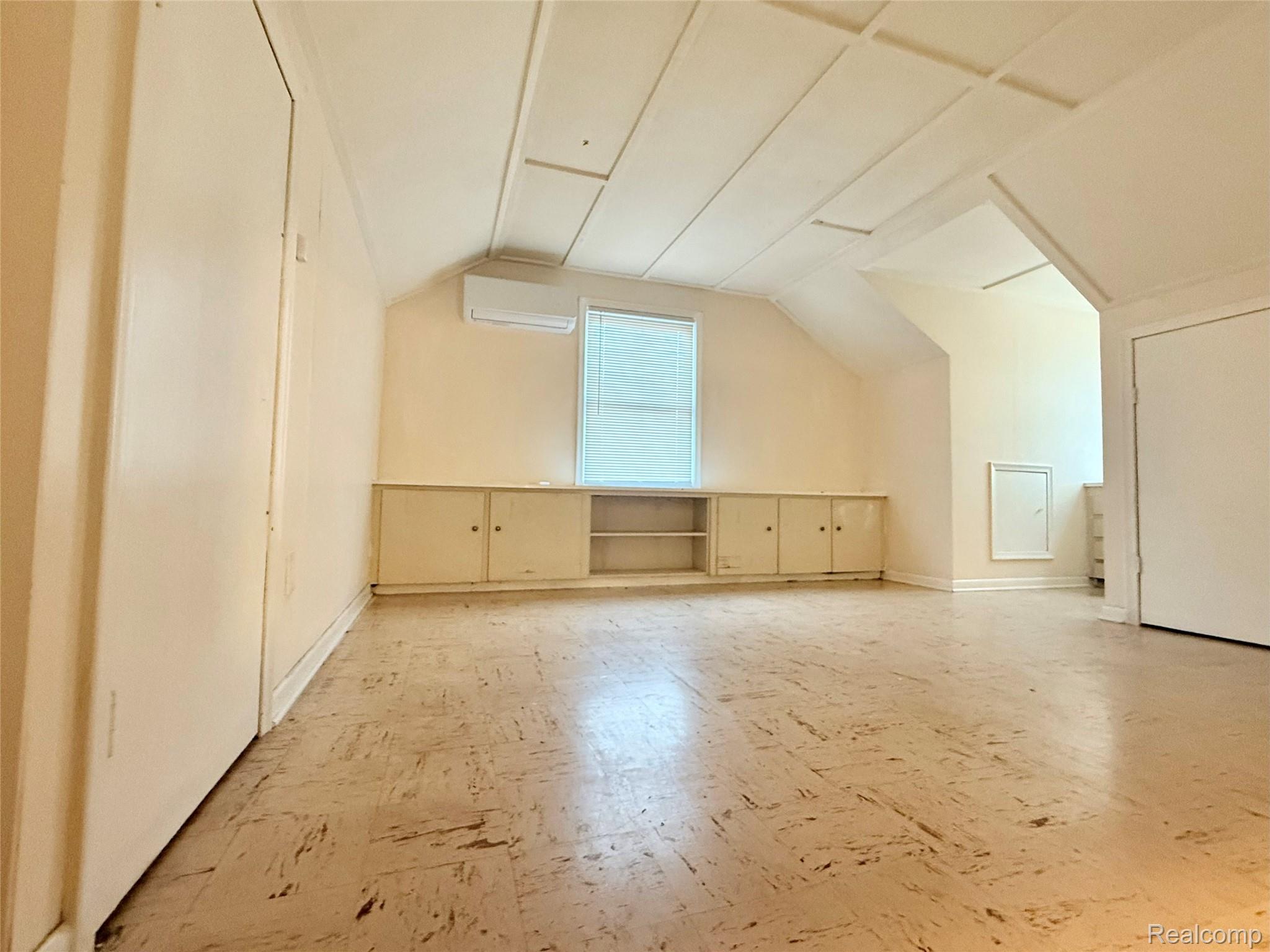 8719 Canyon Street Property Photo 20