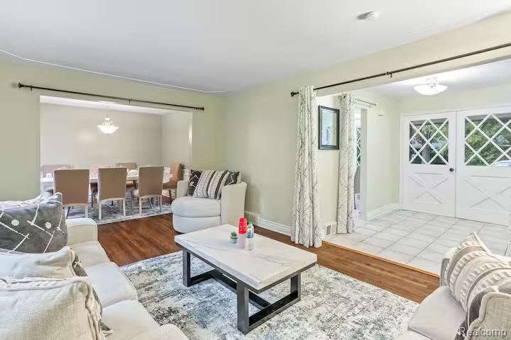11261 Alger Street Property Photo 5