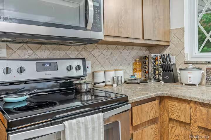 11261 Alger Street Property Photo 24
