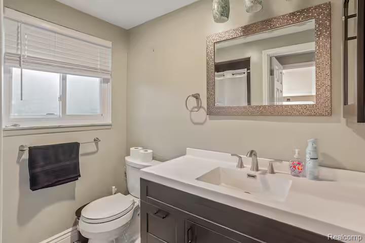 11261 Alger Street Property Photo 28