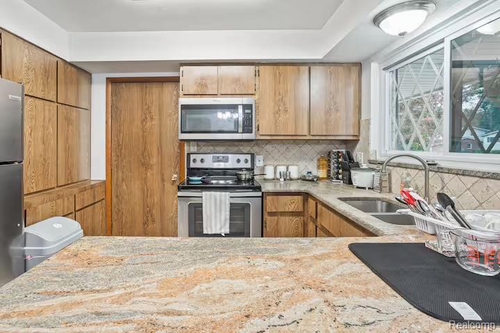 11261 Alger Street Property Photo 30
