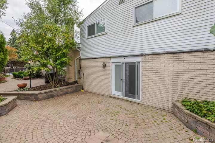 11261 Alger Street Property Photo 34