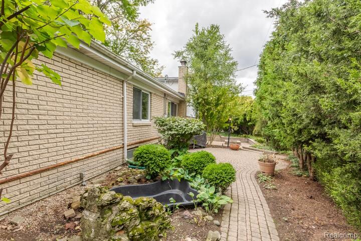 11261 Alger Street Property Photo 37