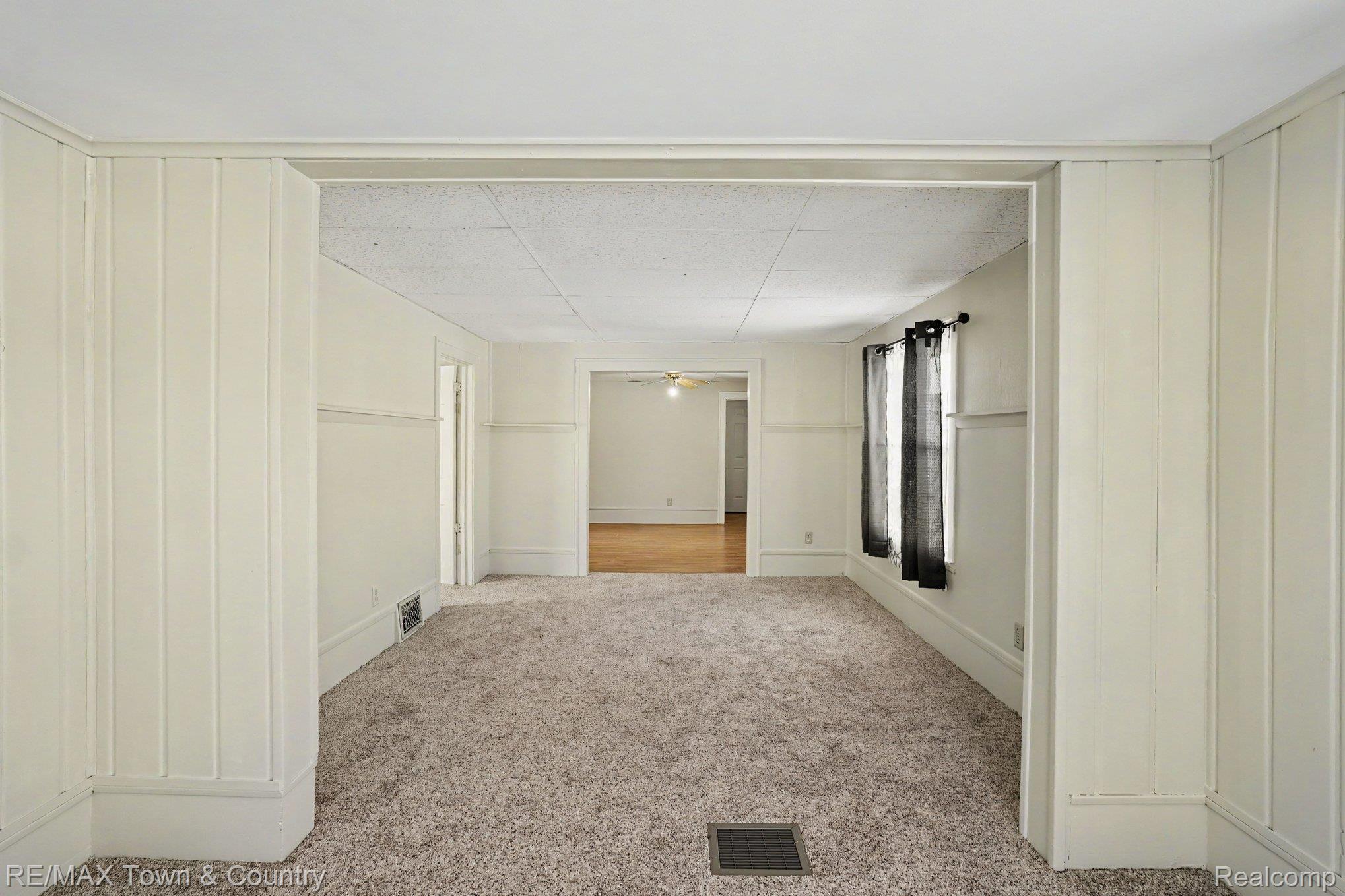 2062 E Schumacher Avenue Property Photo 5