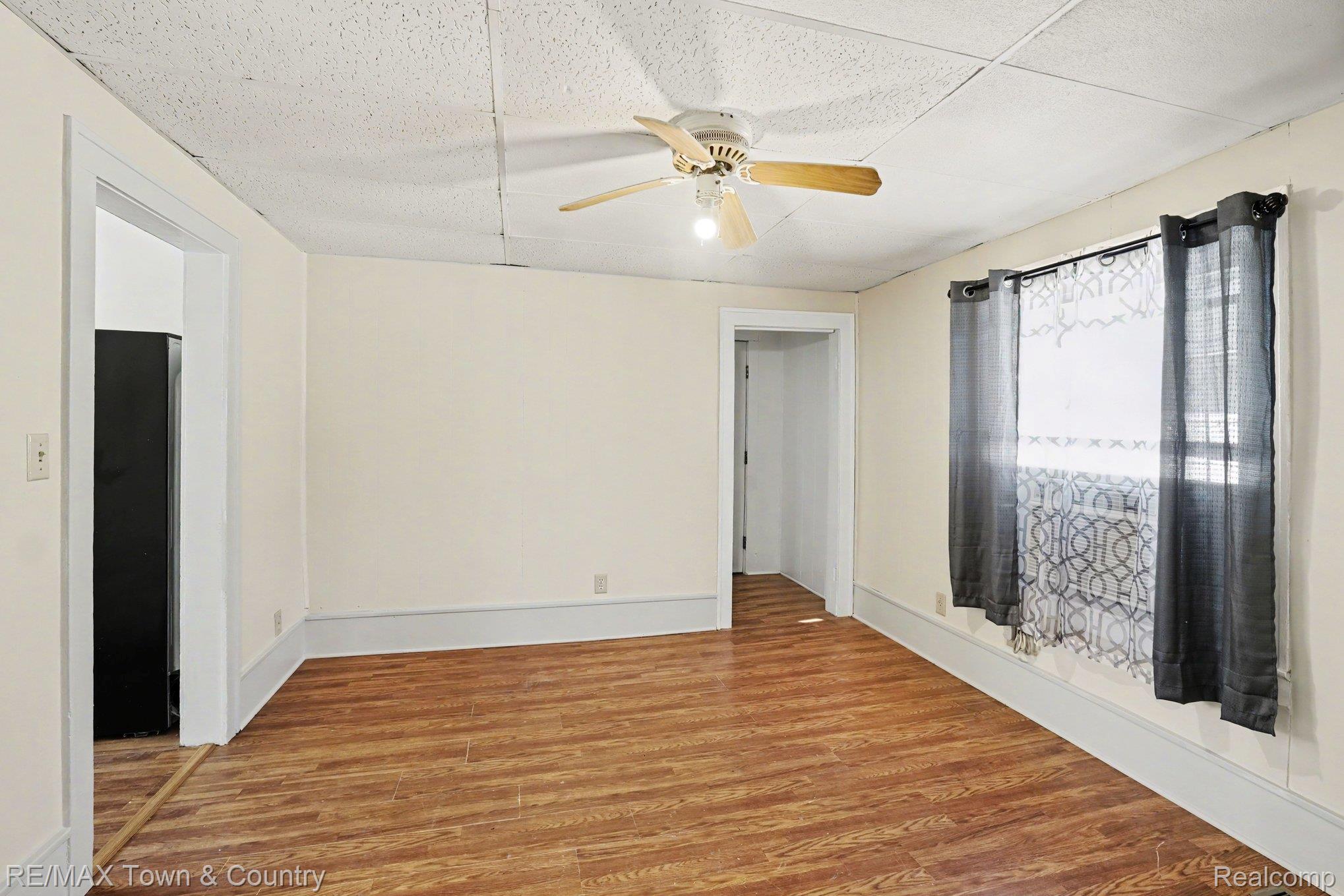 2062 E Schumacher Avenue Property Photo 6