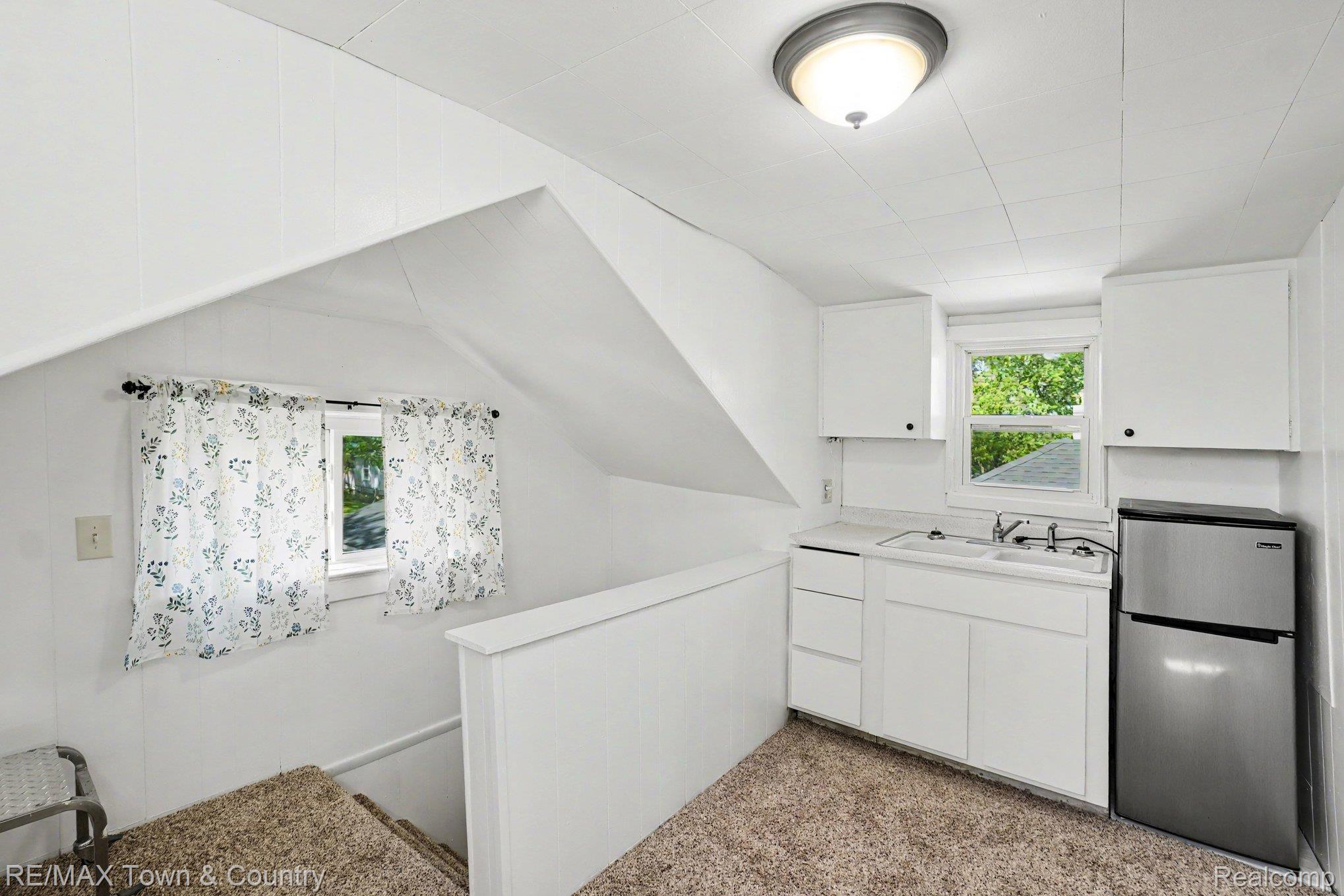 2062 E Schumacher Avenue Property Photo 14