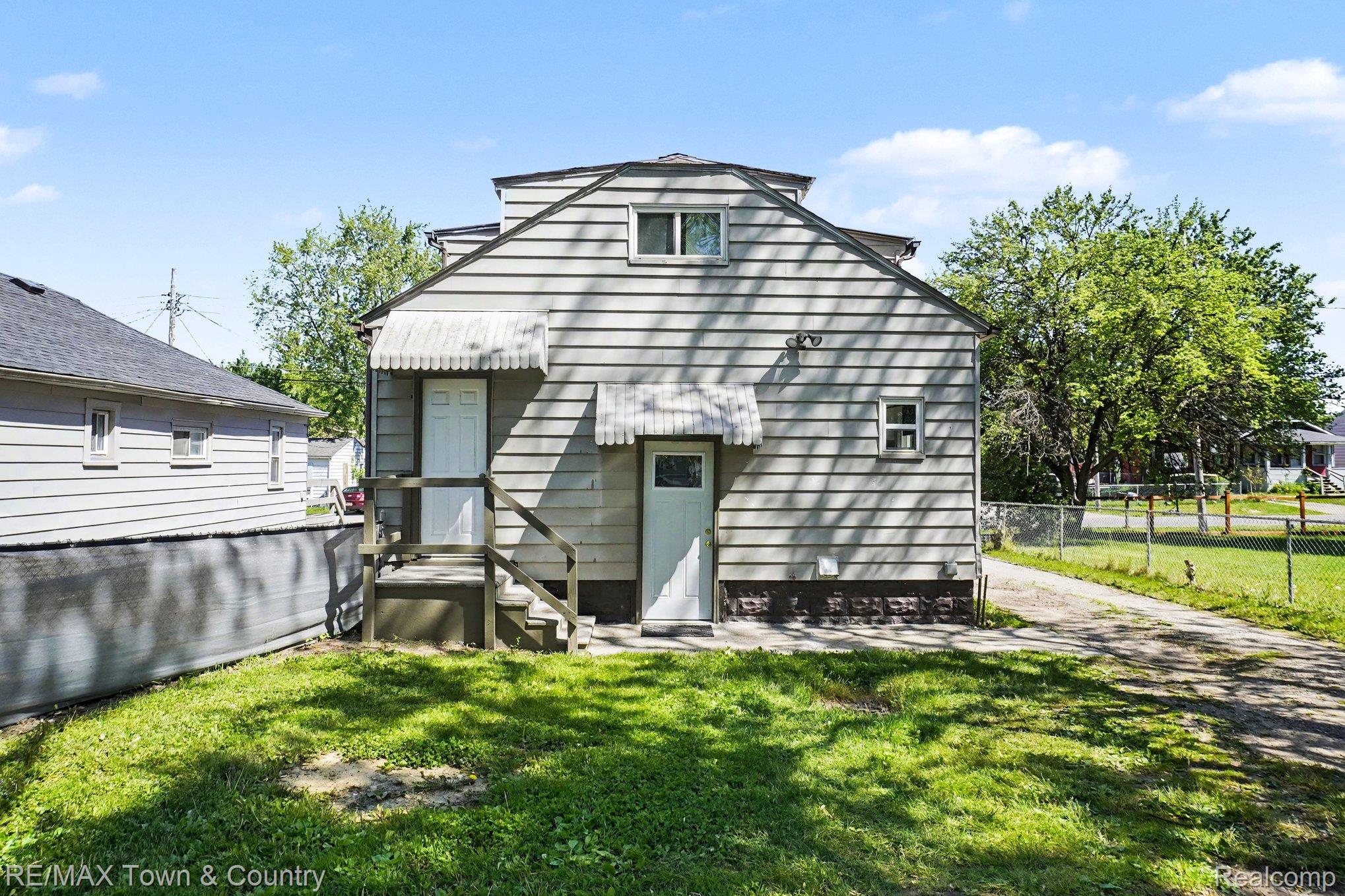 2062 E Schumacher Avenue Property Photo 19