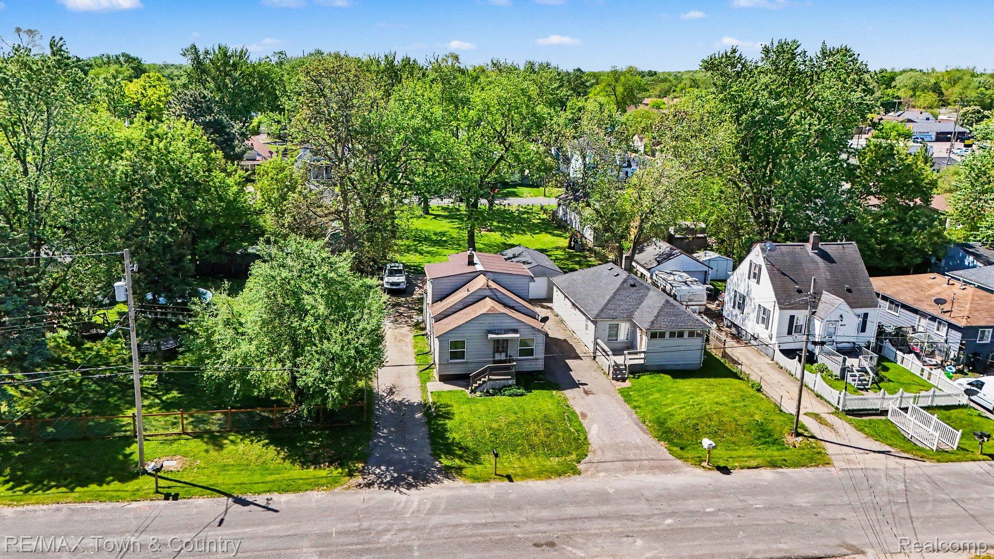 2062 E Schumacher Avenue Property Photo 24
