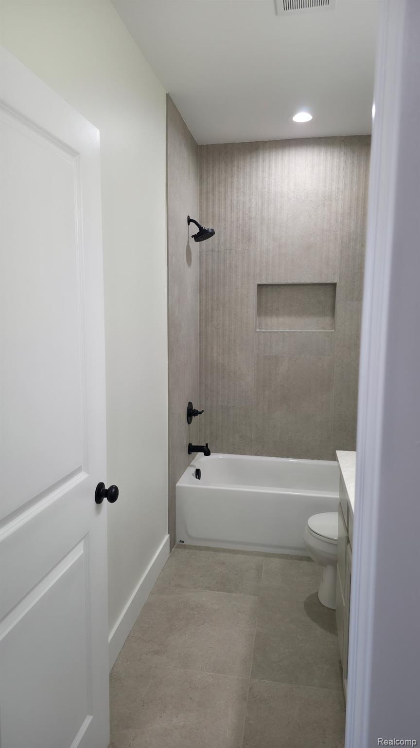 2265 Equestrian Trail Drive Property Photo 9