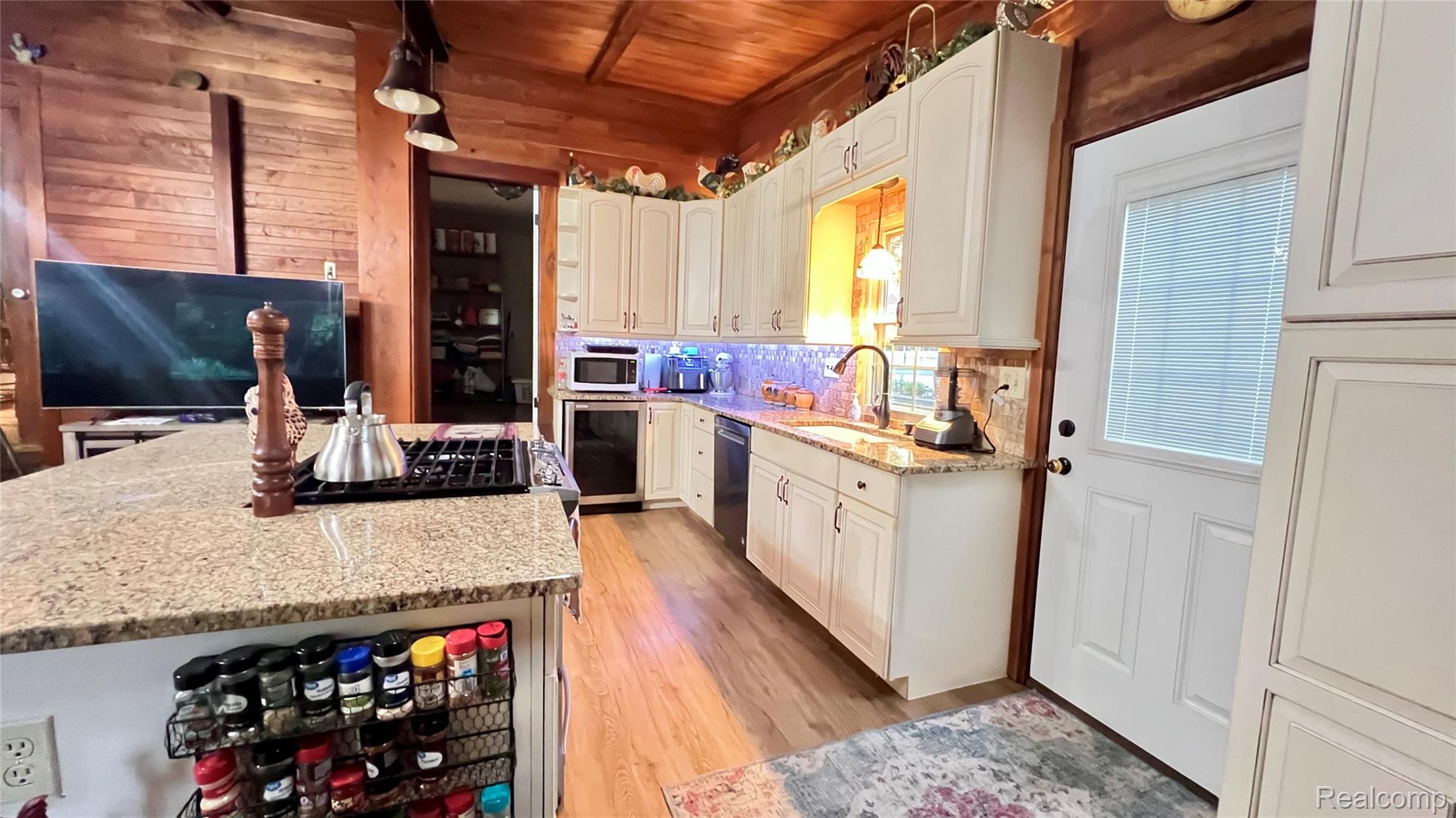 162 Church Street Property Photo 10