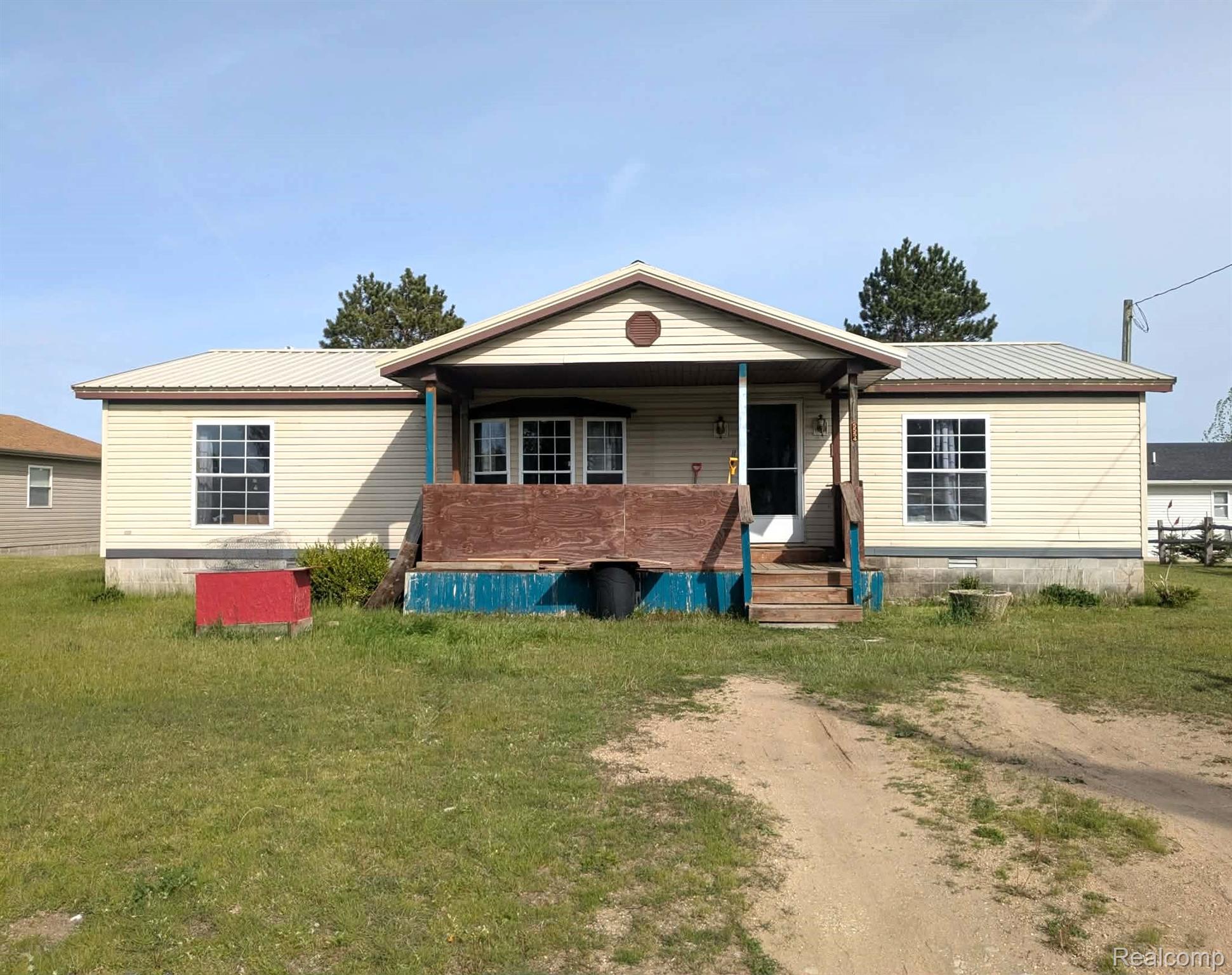 5554 N Sauble Lake Drive Property Photo 3