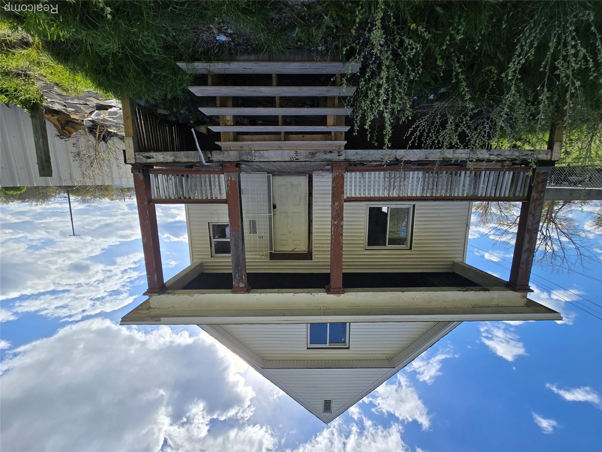 611 S 4th Avenue Property Photo 1