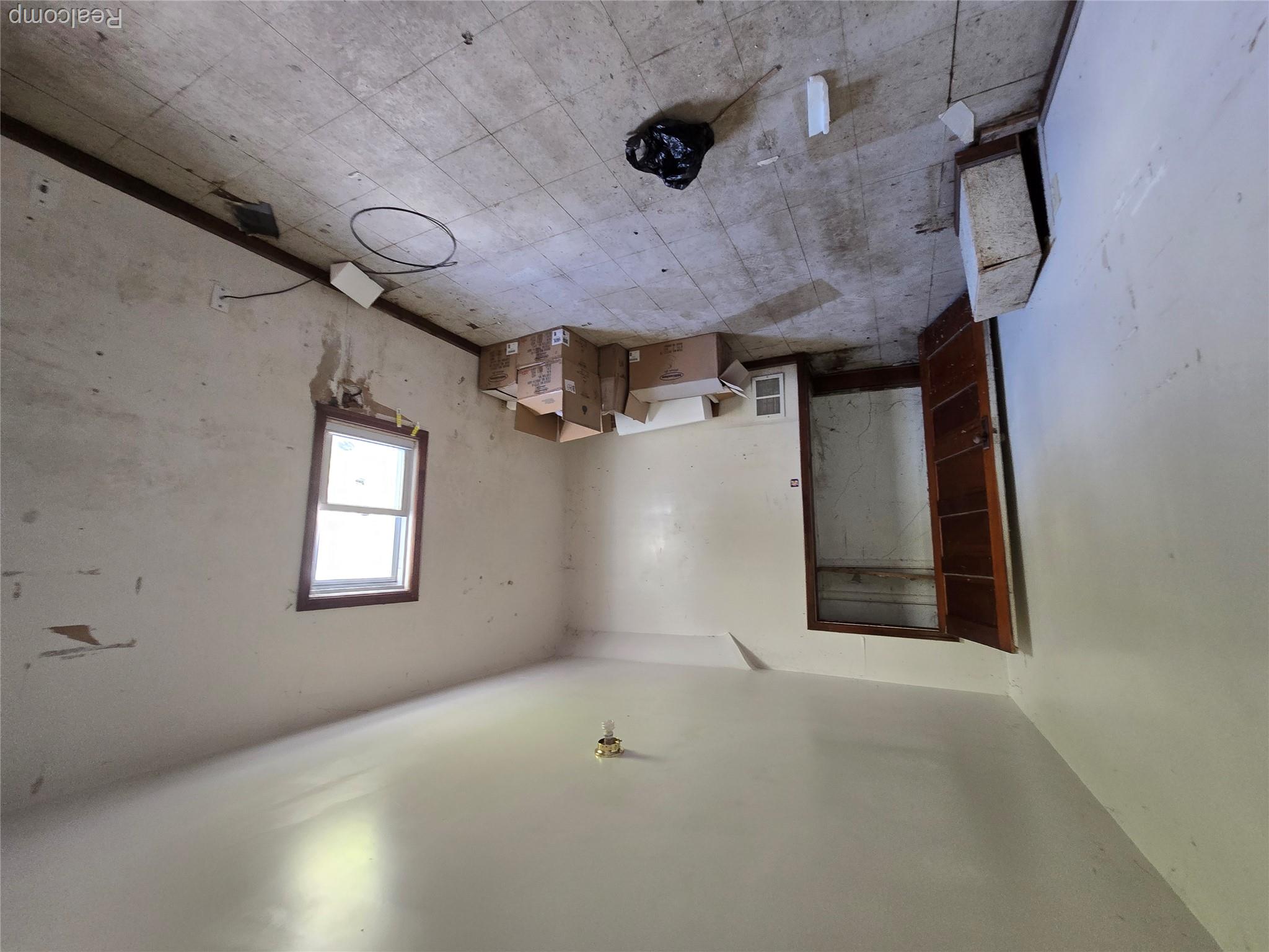611 S 4th Avenue Property Photo 10