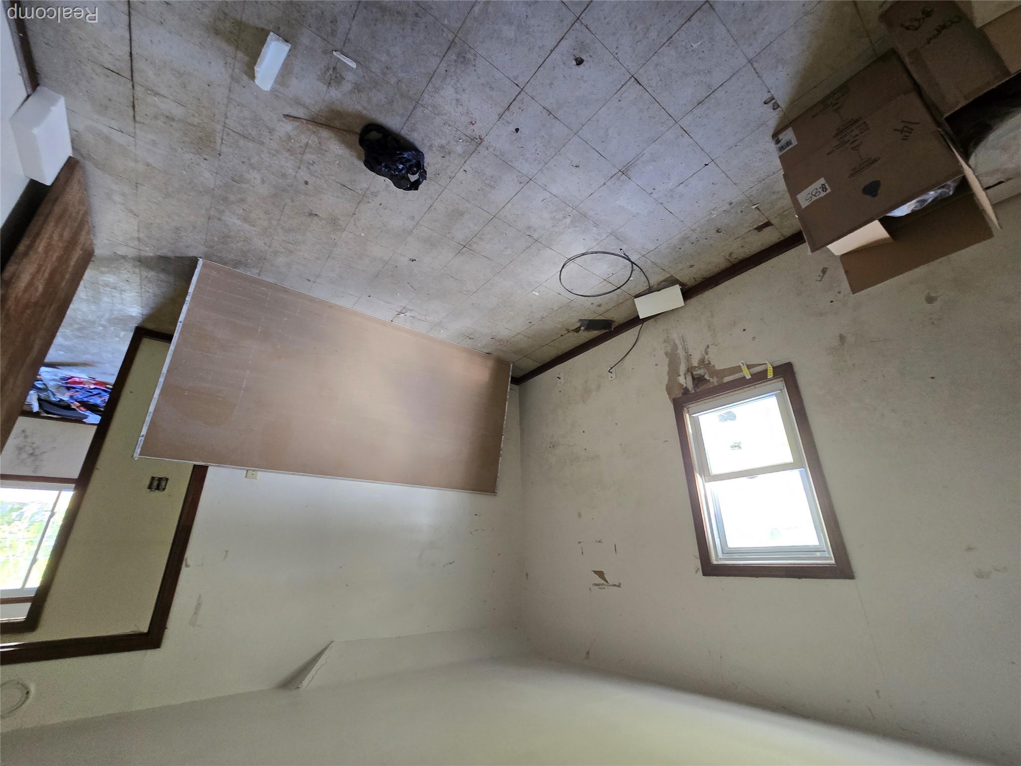 611 S 4th Avenue Property Photo 11