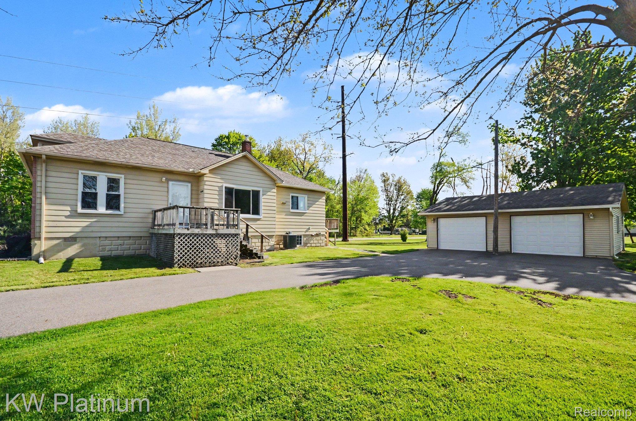 52900 North Avenue Property Photo 7