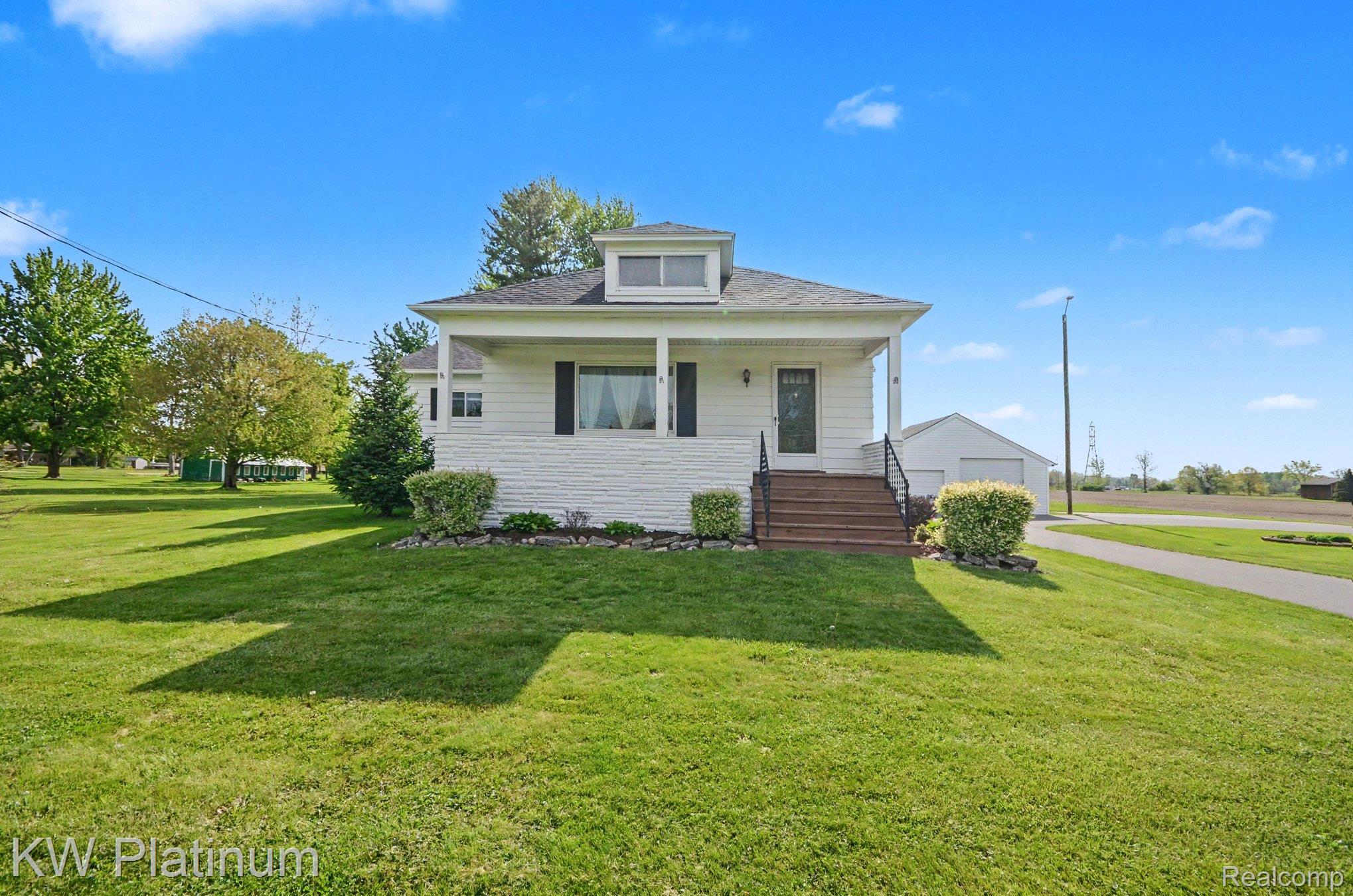 52900 North Avenue Property Photo 11