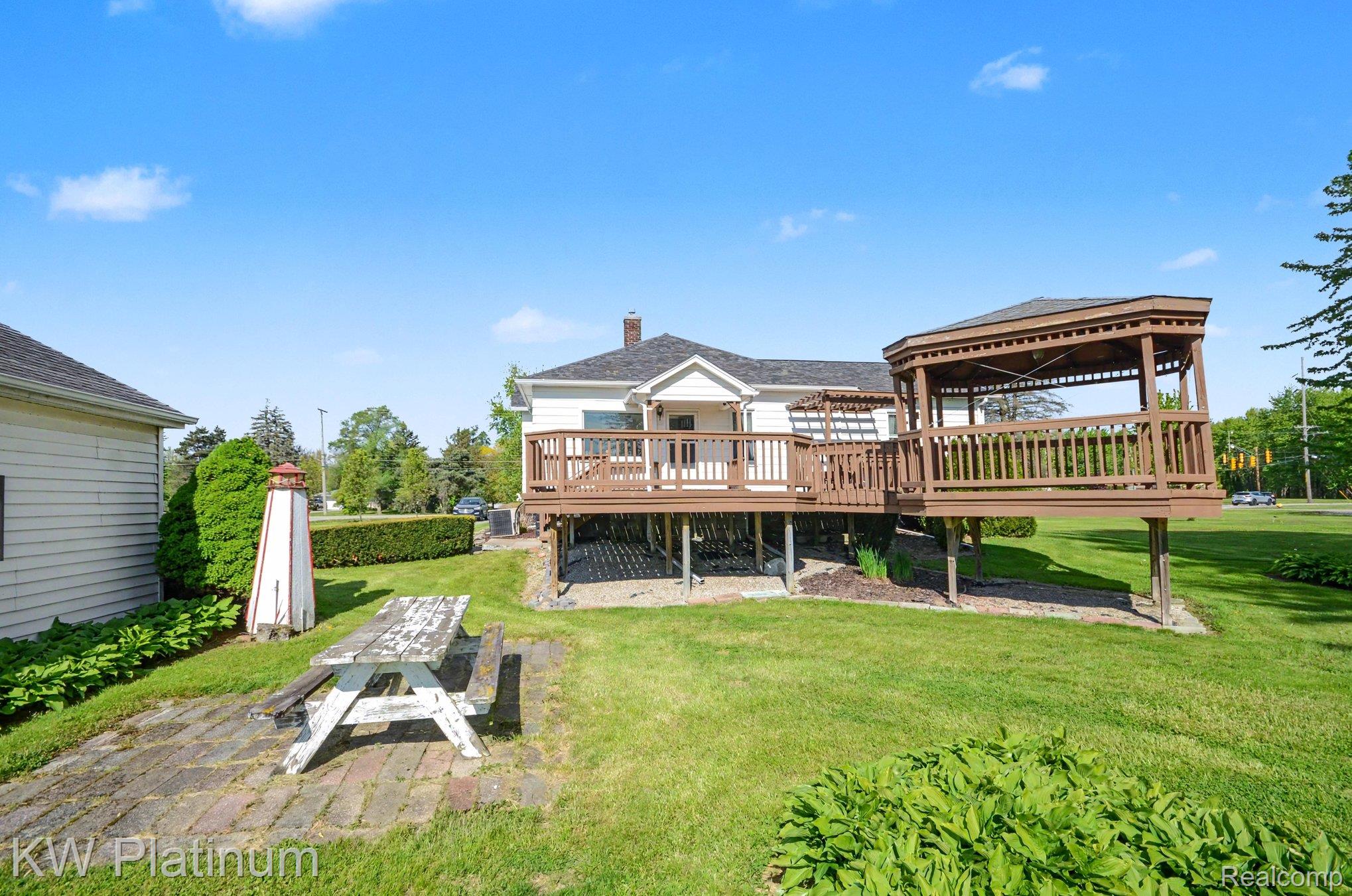 52900 North Avenue Property Photo 14