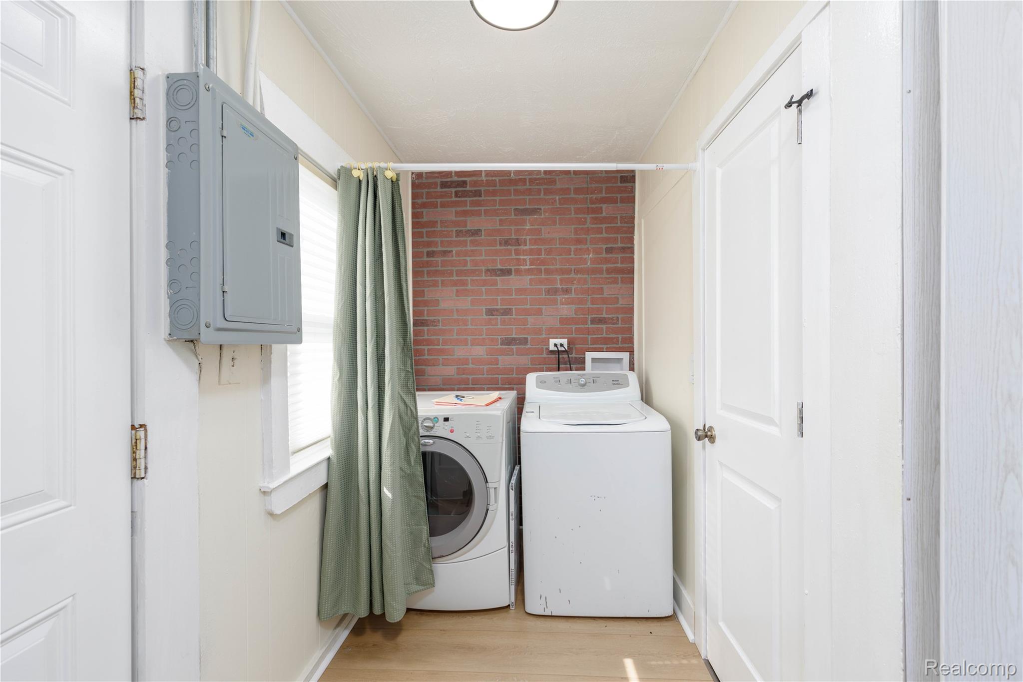 107 W Hayes Avenue Property Photo 8