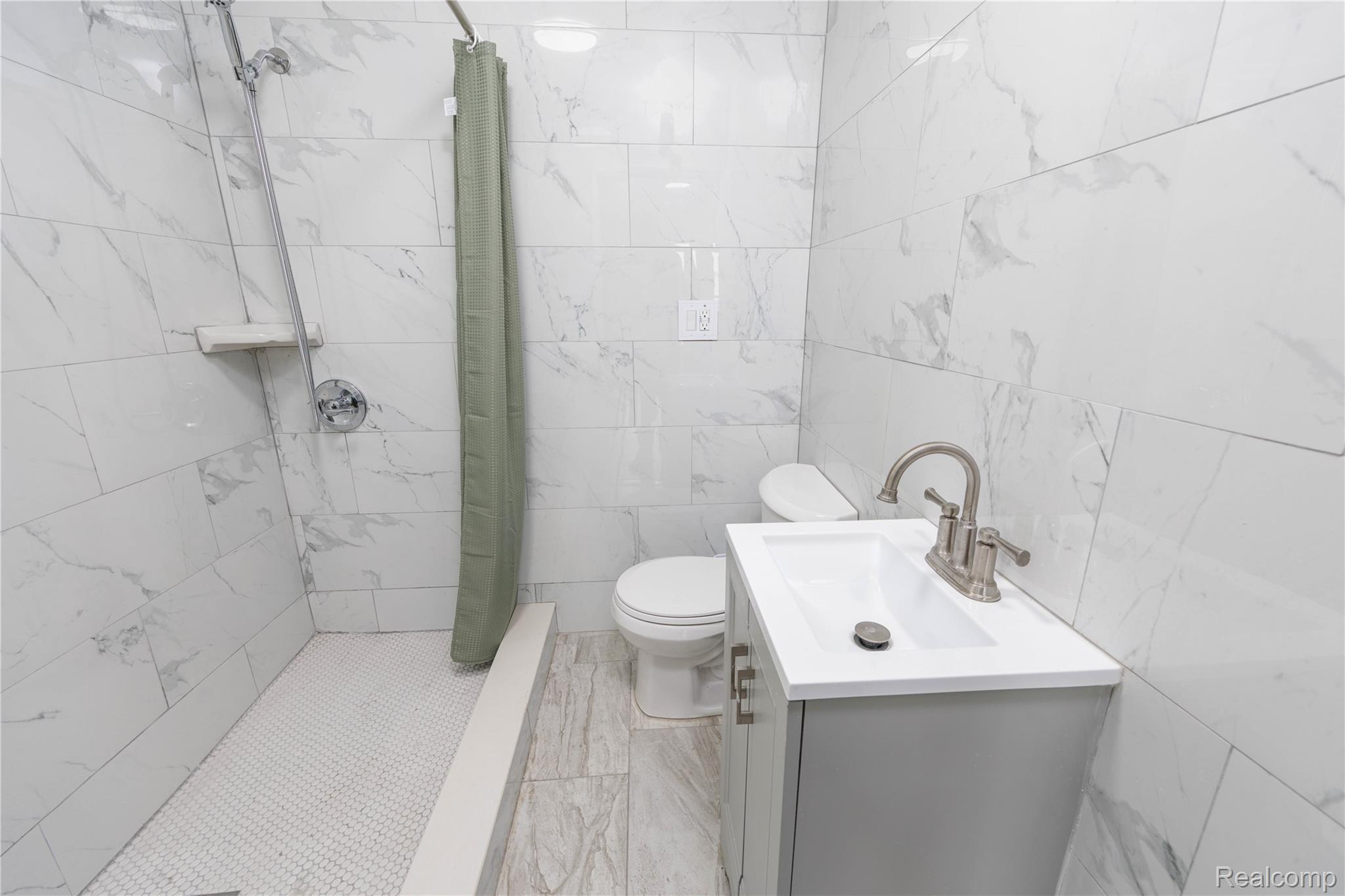 107 W Hayes Avenue Property Photo 10