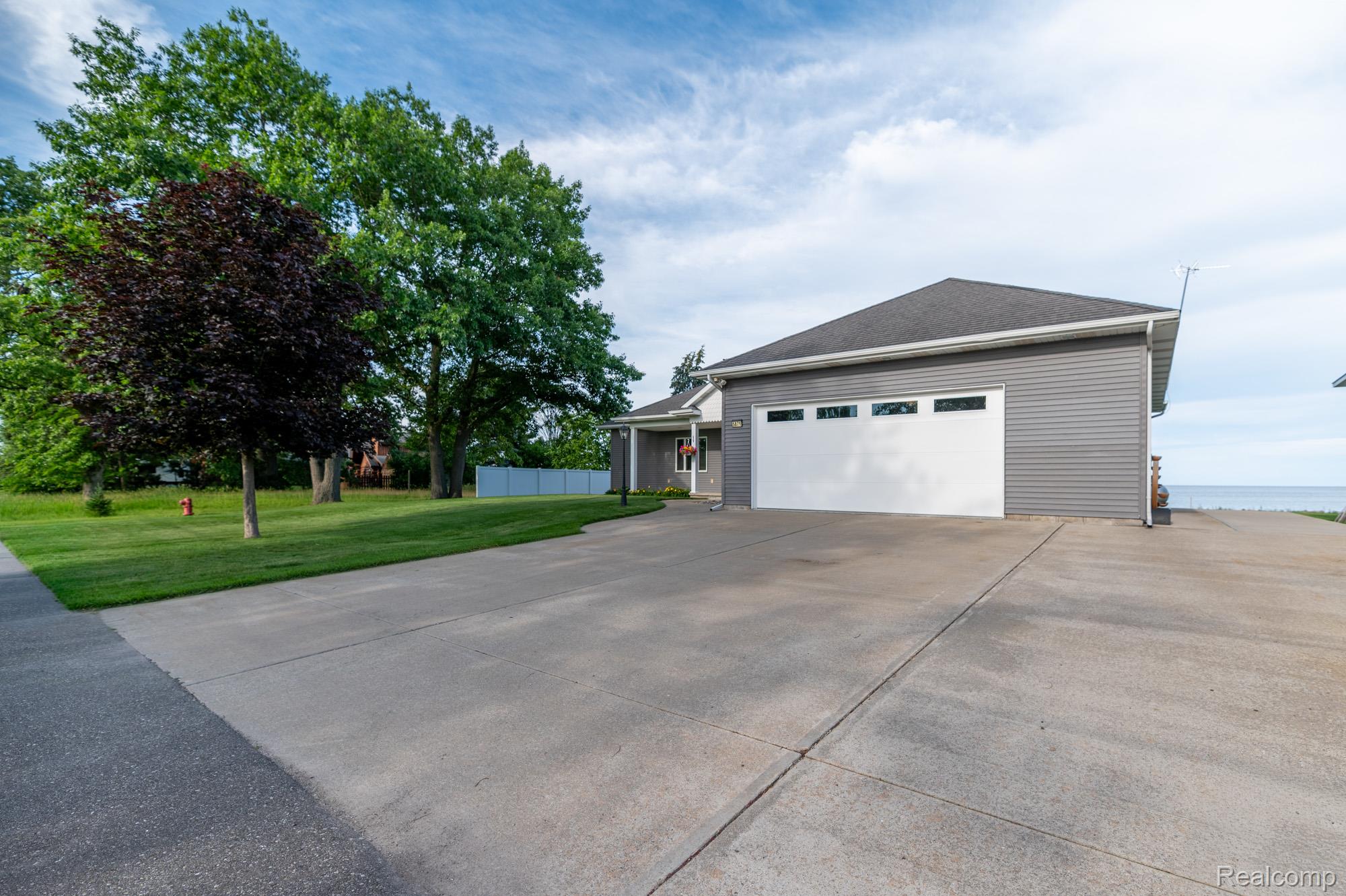 5871 Sandy Drive Property Photo 3