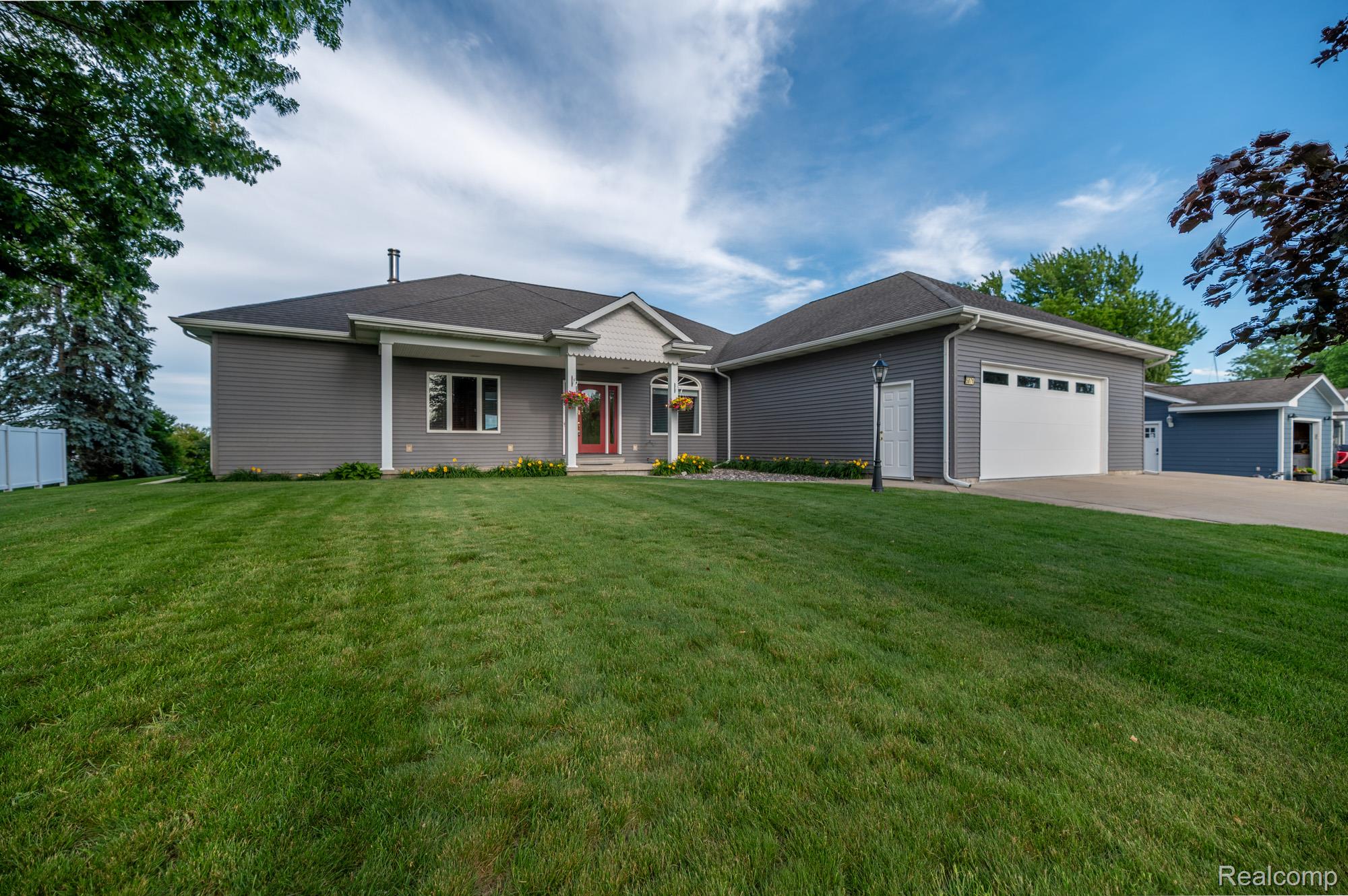 5871 Sandy Drive Property Photo 4