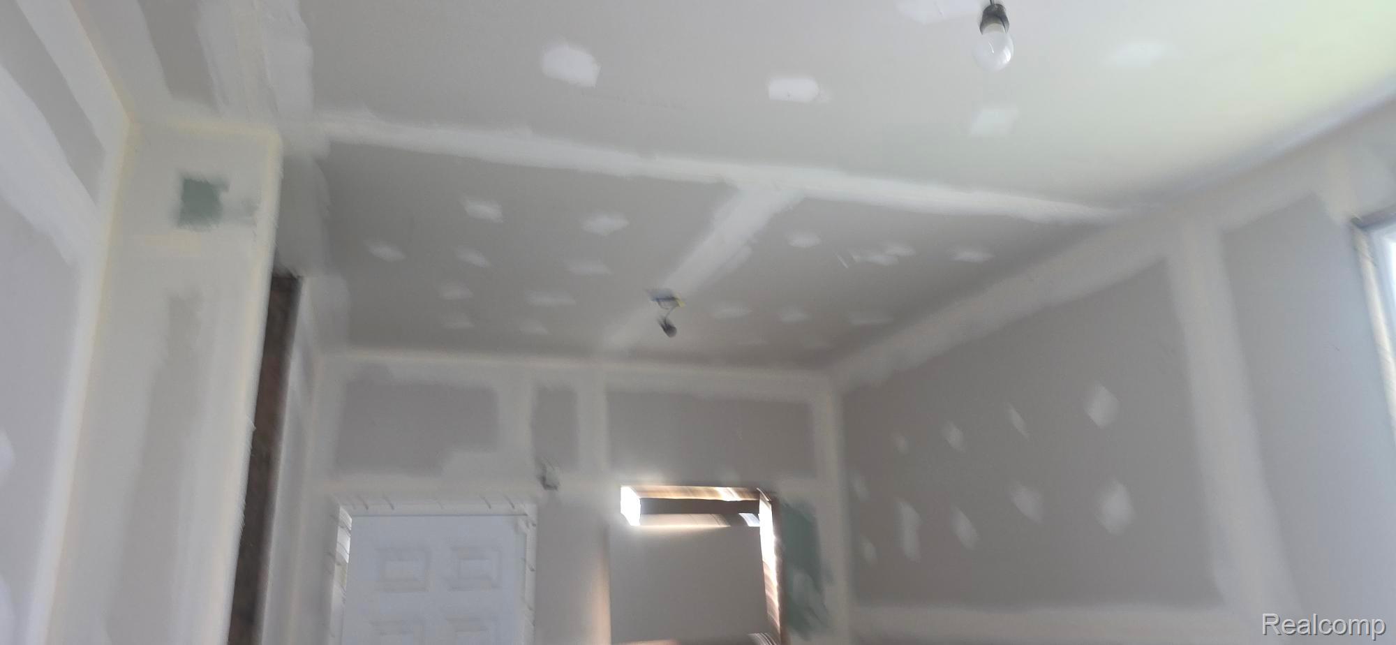 59 W. Parkhurst Property Photo 9
