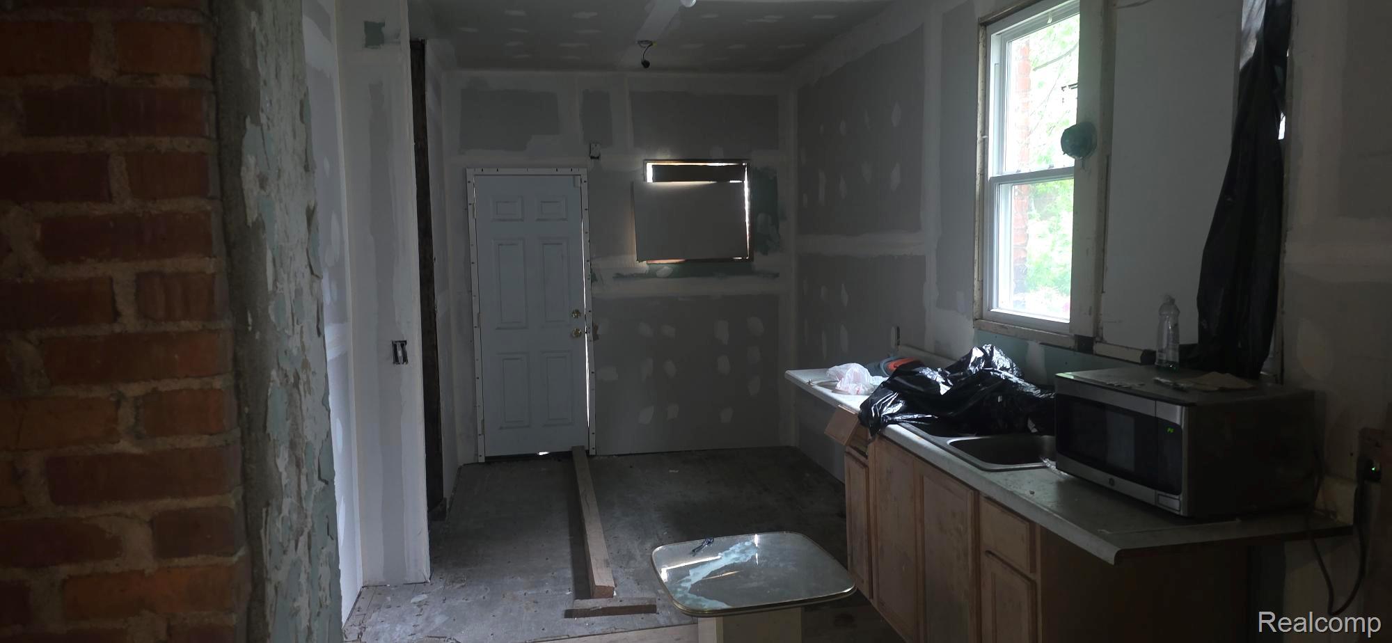 59 W. Parkhurst Property Photo 19