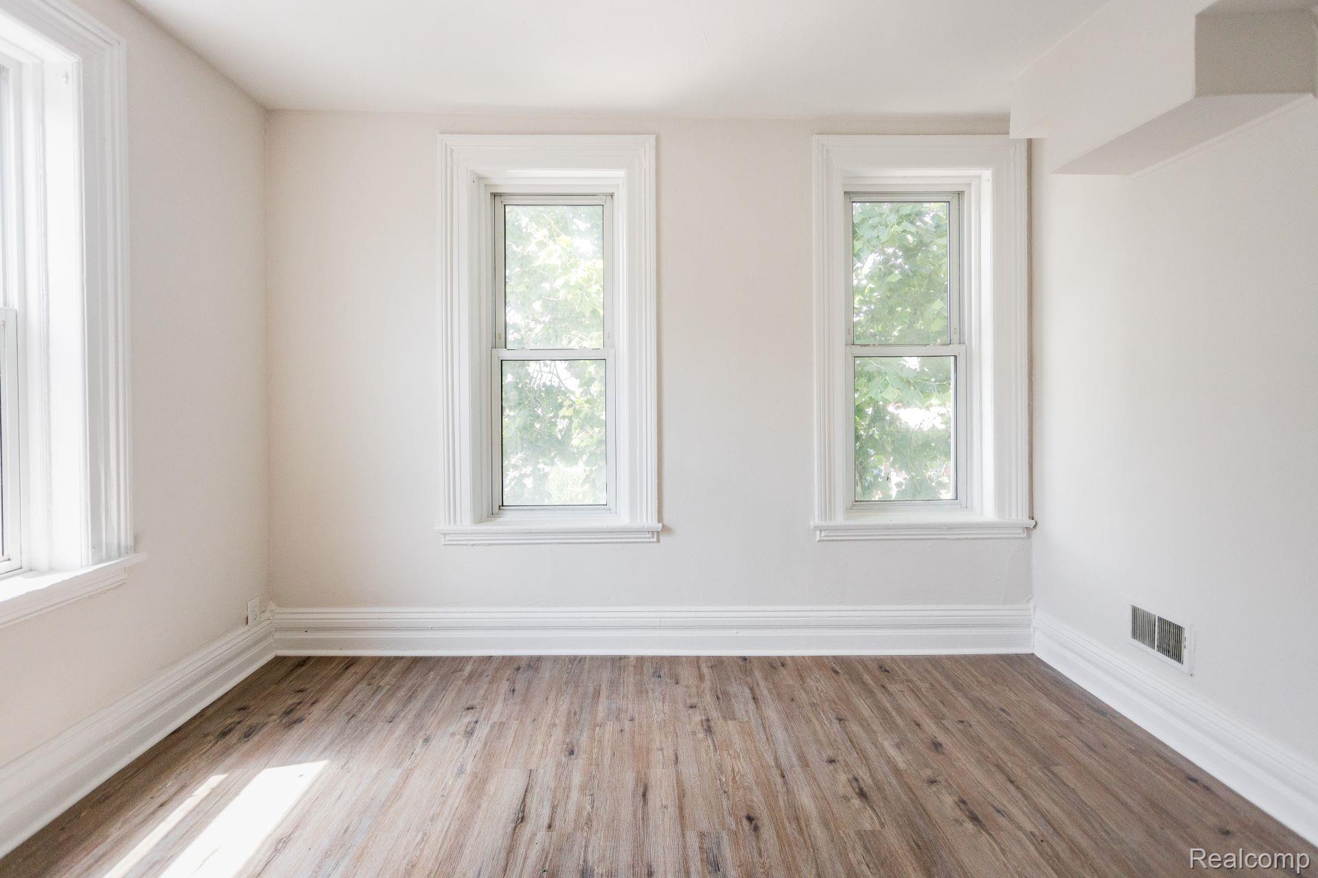 1124 Mckinstry Street Property Photo 6