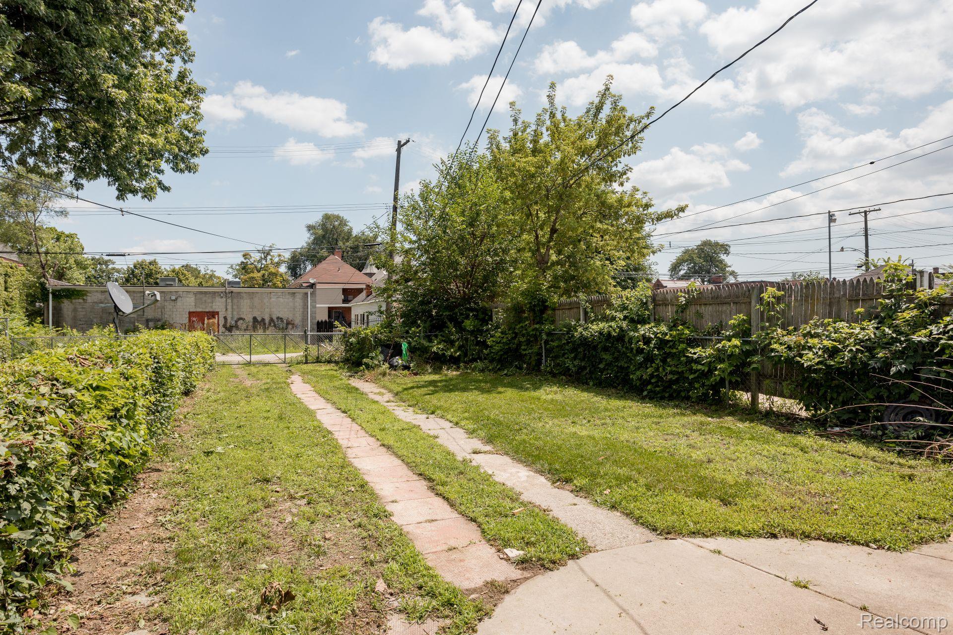 1124 Mckinstry Street Property Photo 9