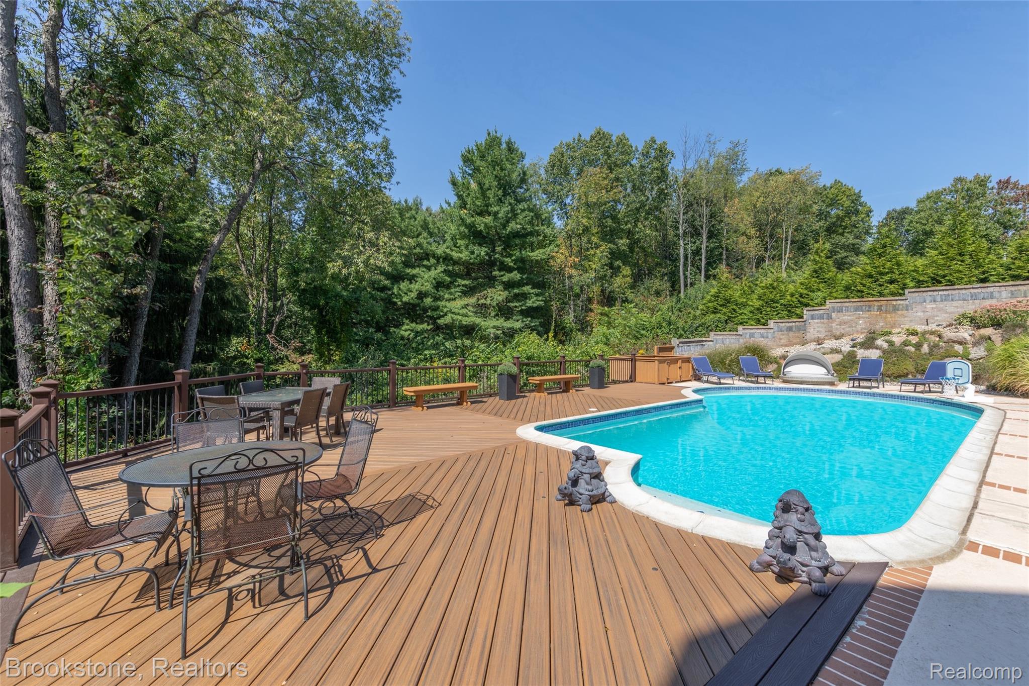 1494 Highpoint Property Photo 6