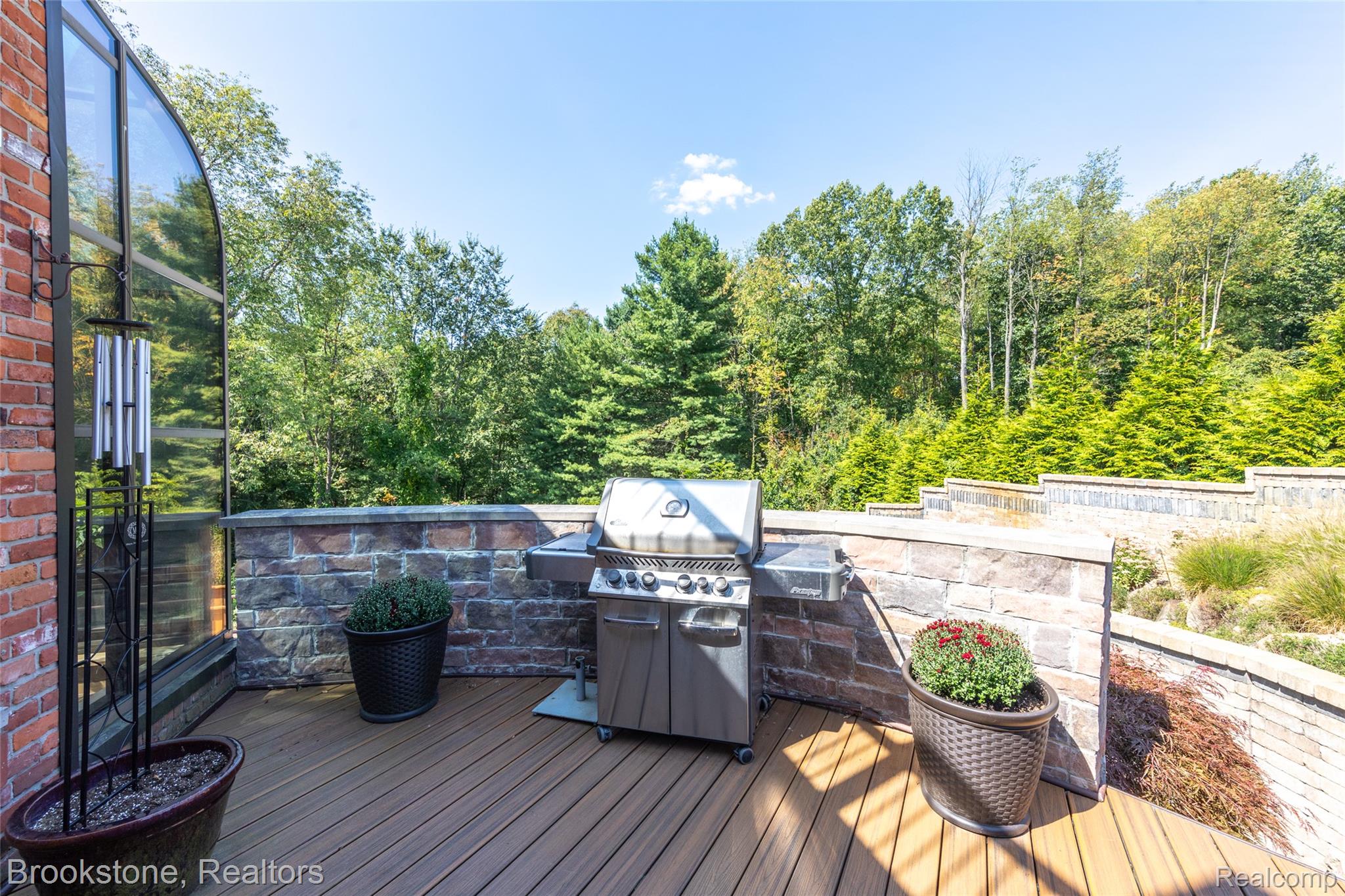 1494 Highpoint Property Photo 9