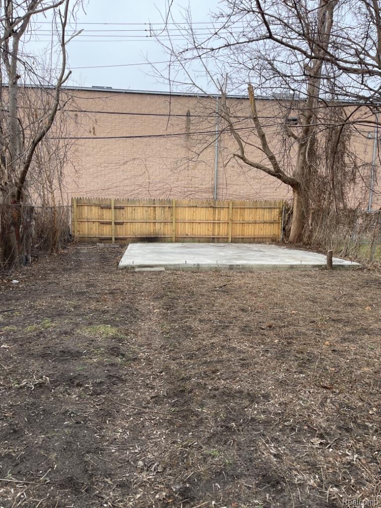 15351 Petoskey Avenue Property Photo 3