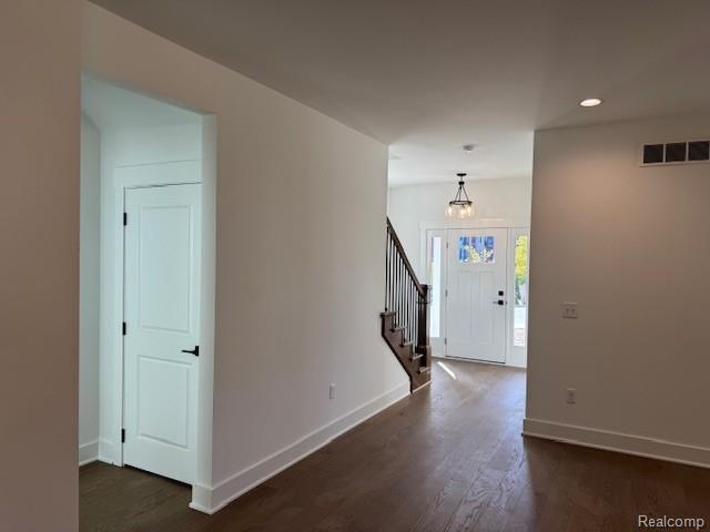 303 E Spring Street Property Photo 4