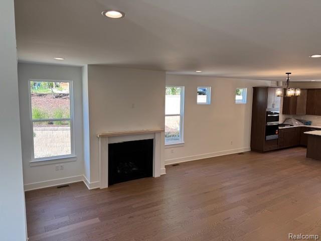 303 E Spring Street Property Photo 5