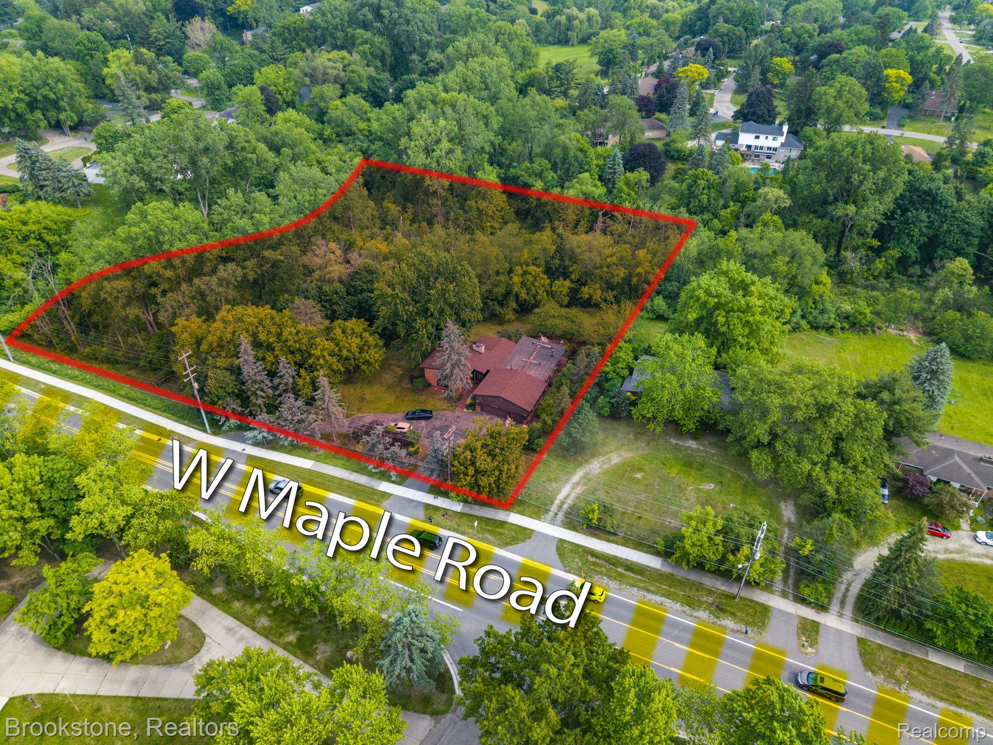 4665 W Maple Road Property Photo 1