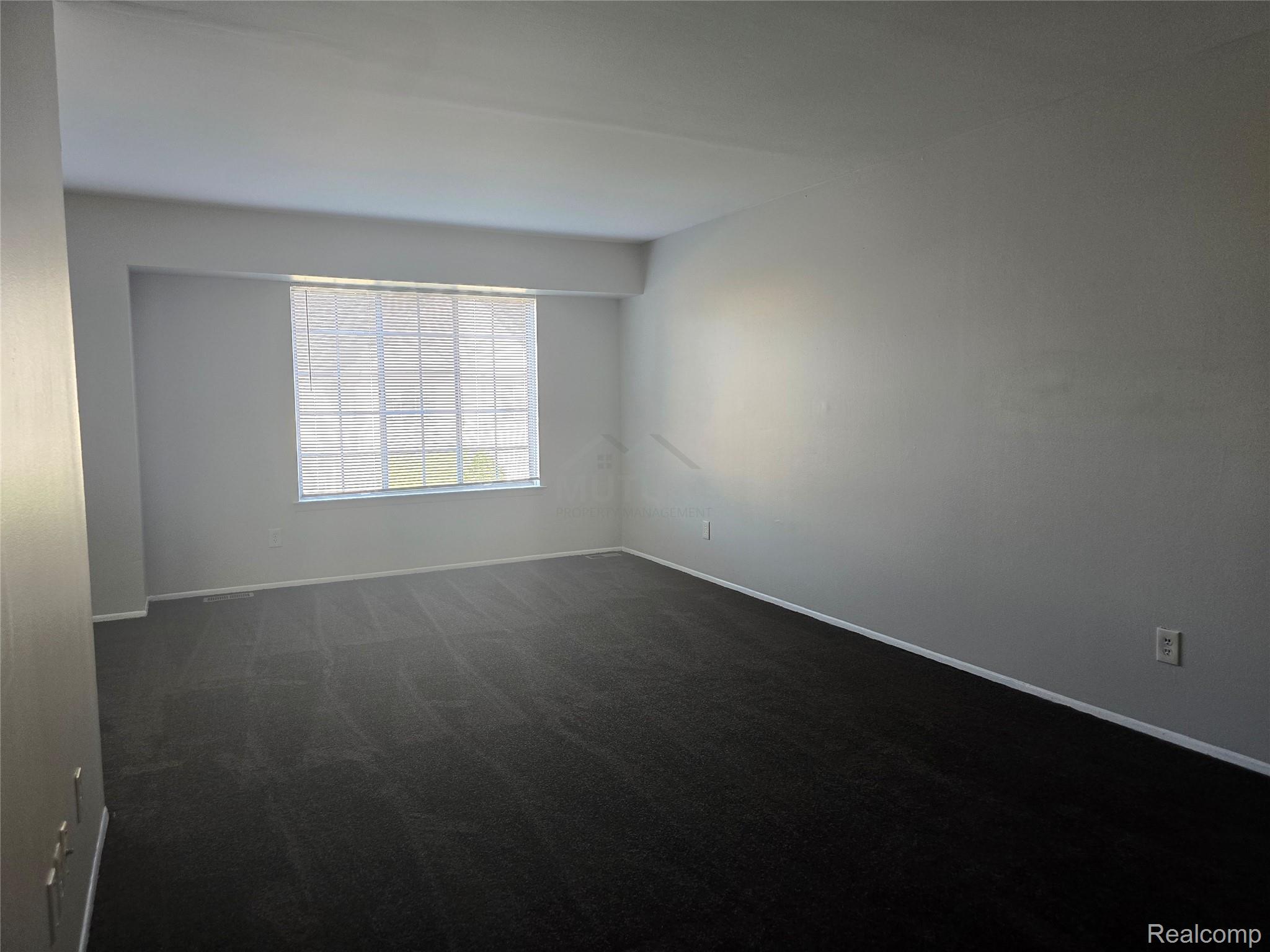 30276 Southfield Road 215 Property Photo 12