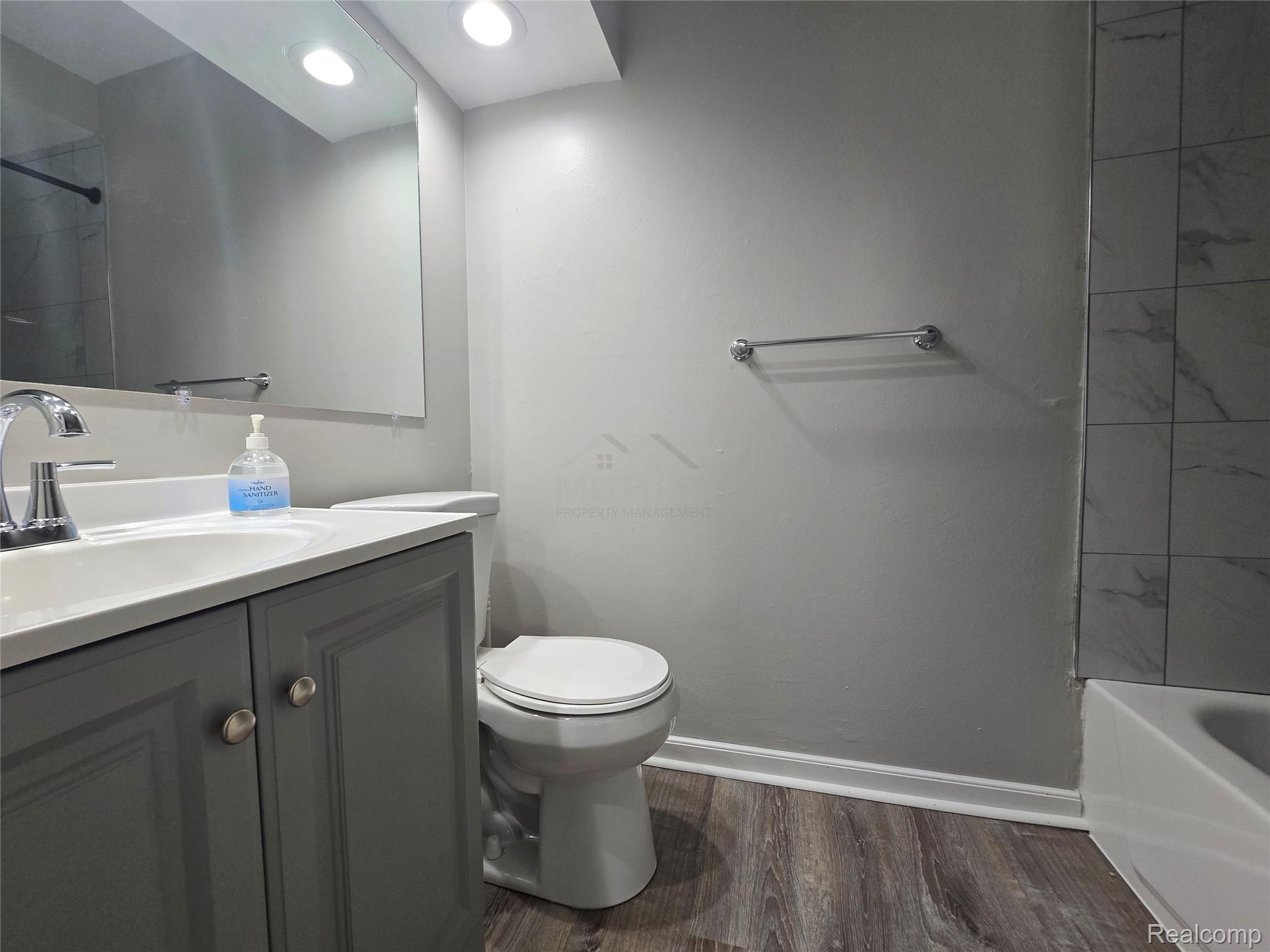 30276 Southfield Road 215 Property Photo 13