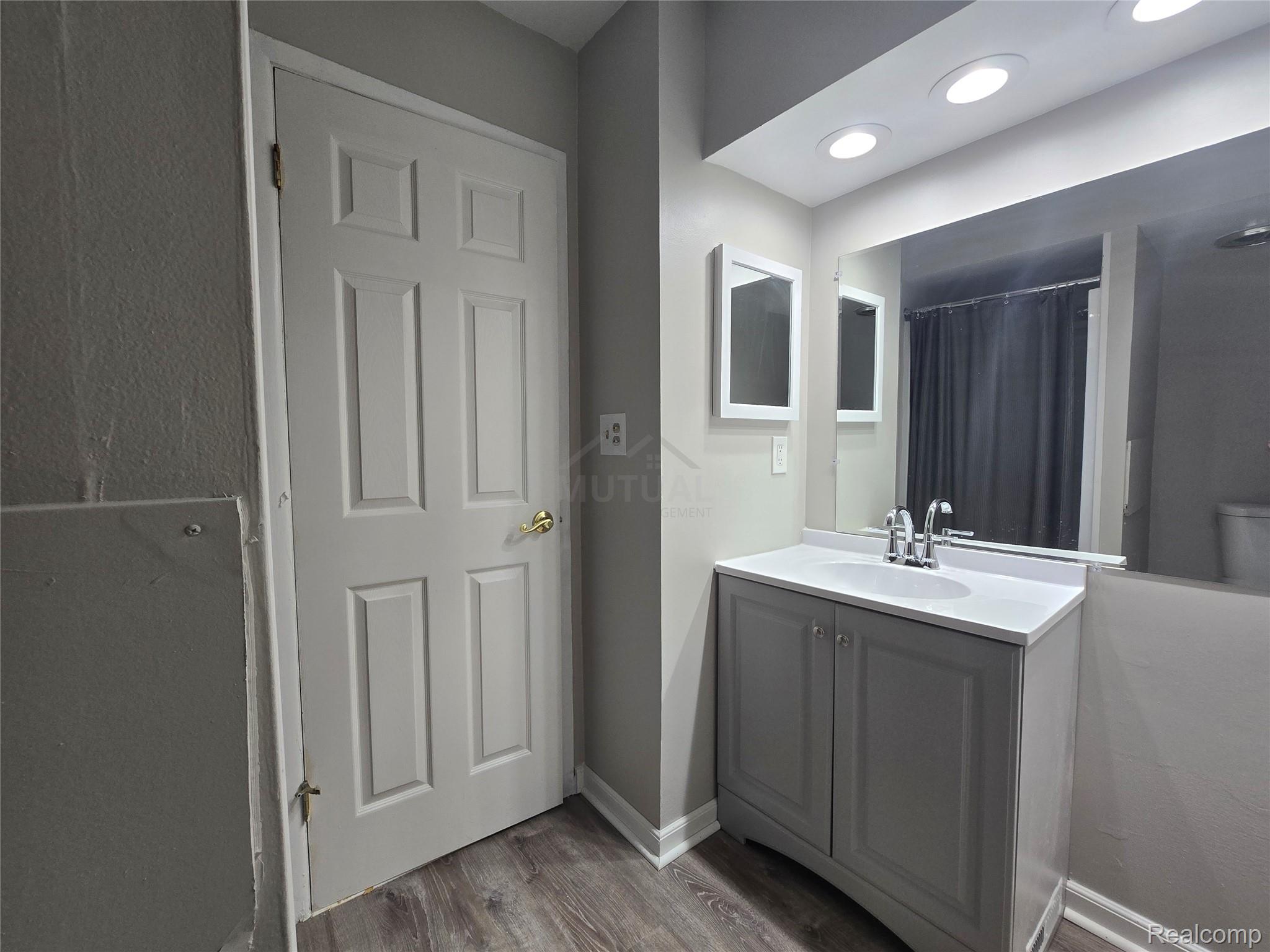 30276 Southfield Road 215 Property Photo 16