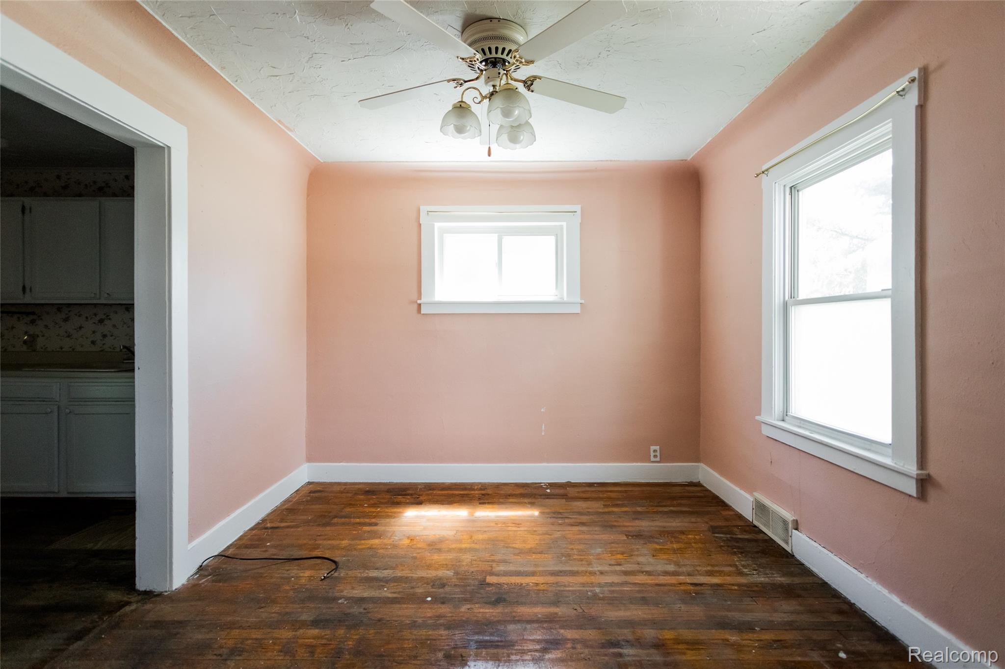 23122 Reynolds Avenue Property Photo 13