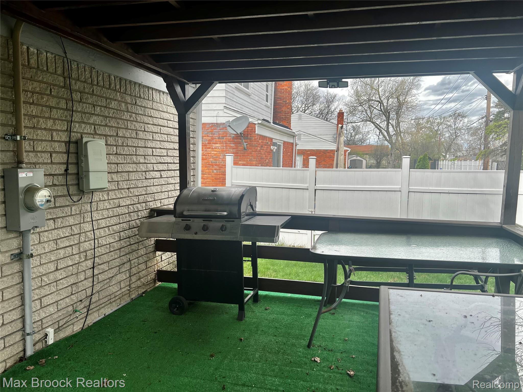 23866 Merrill Avenue Property Photo 6