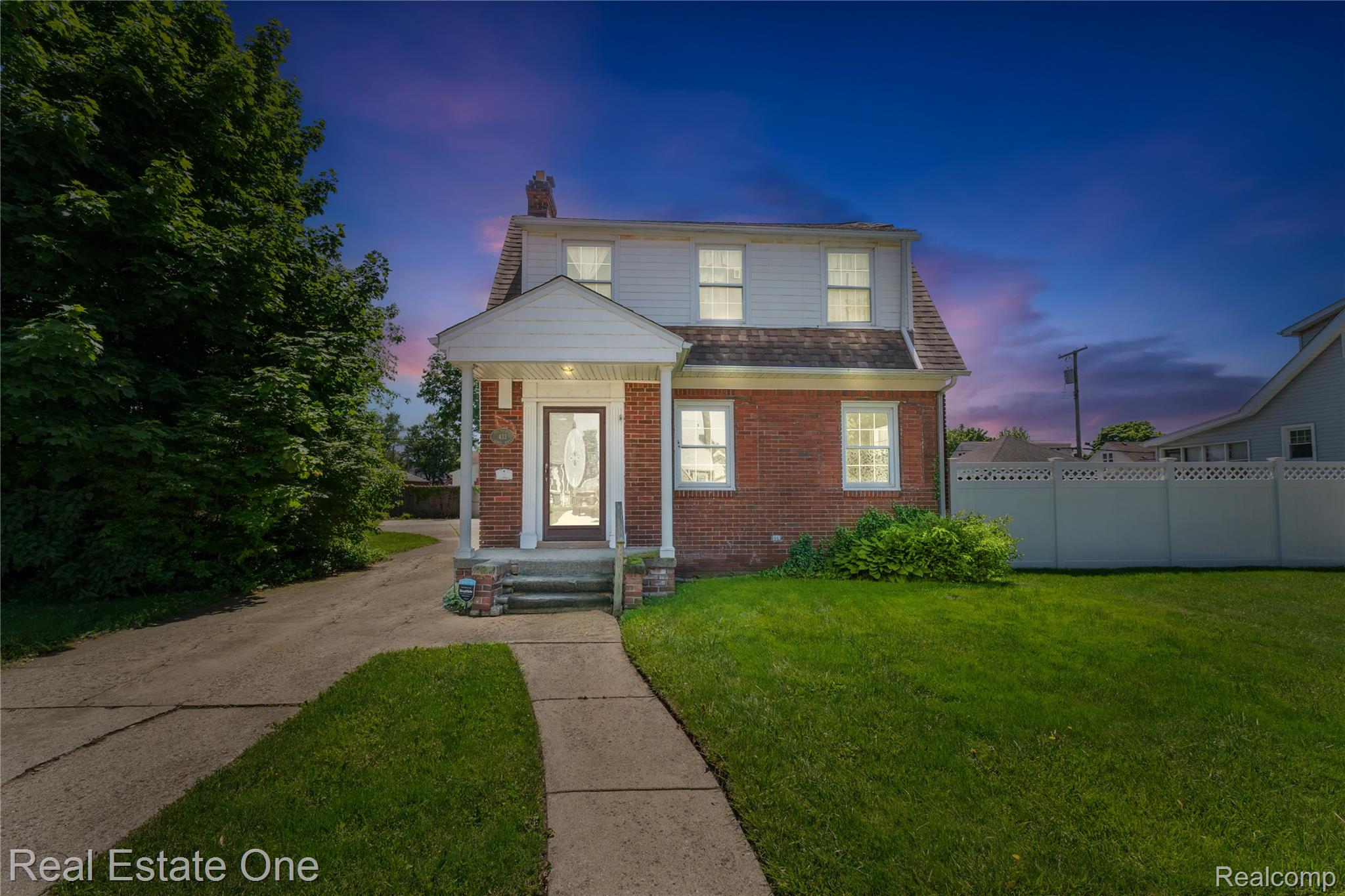 433 Kings Highway Property Photo 1