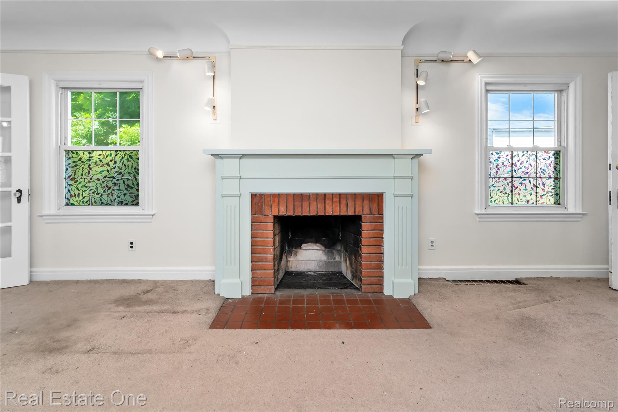 433 Kings Highway Property Photo 6