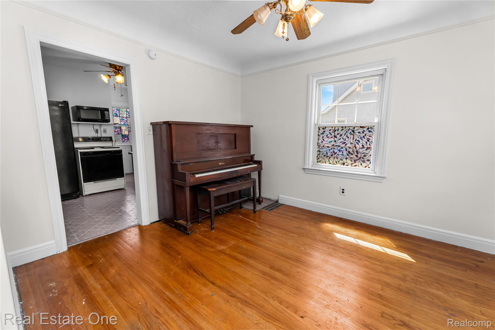 433 Kings Highway Property Photo 8