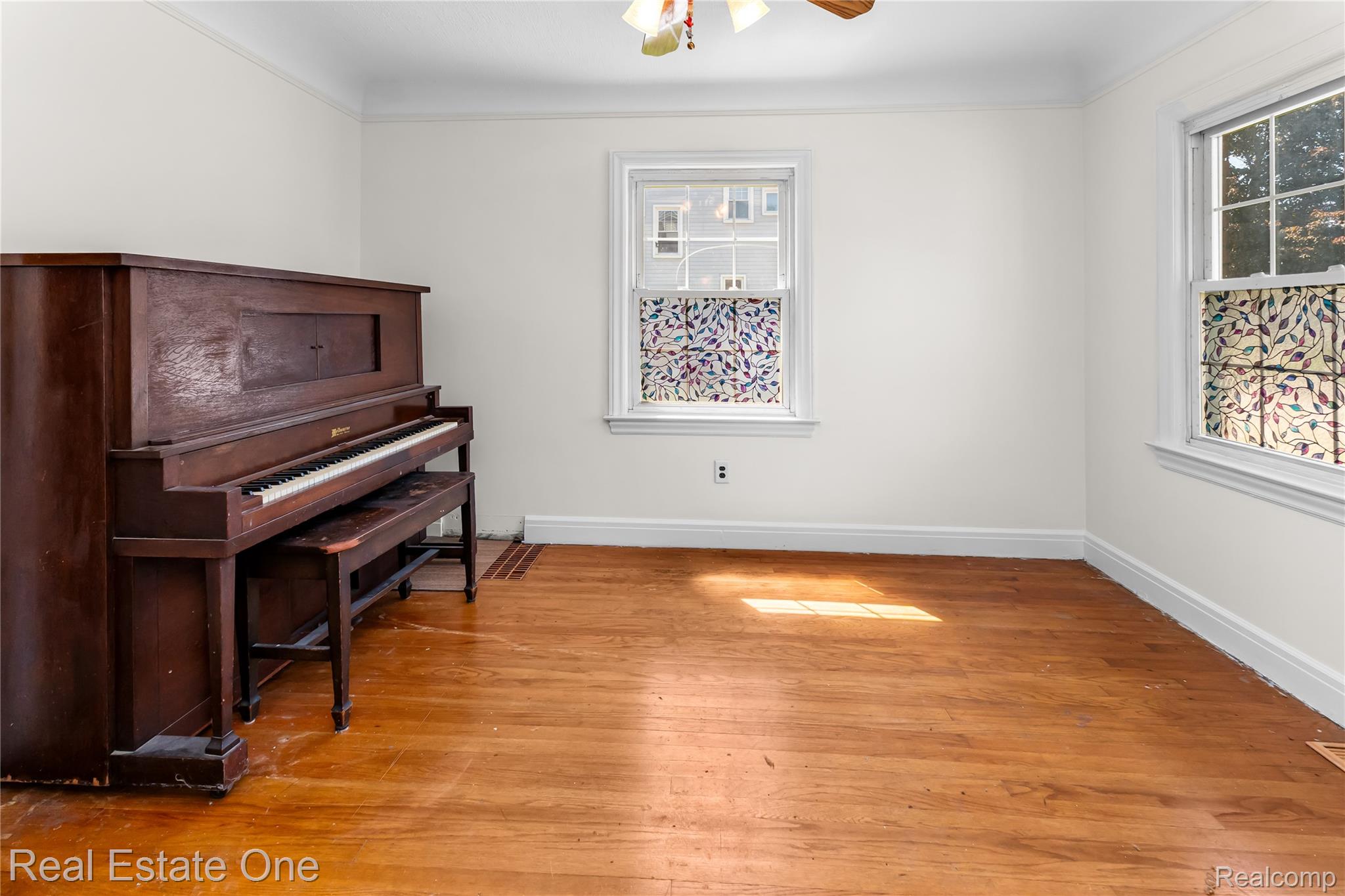 433 Kings Highway Property Photo 11