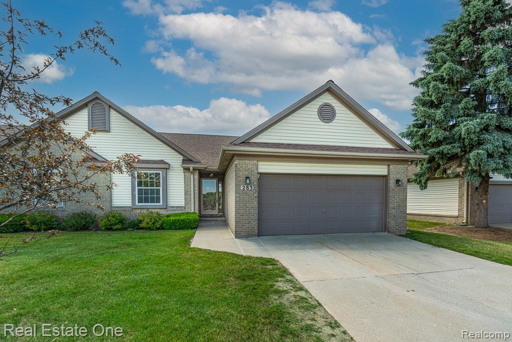 283 Whispering Hill Property Photo 1