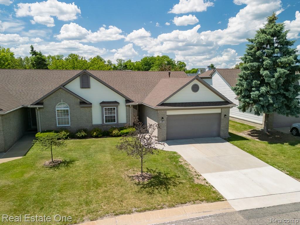 283 Whispering Hill Property Photo 2