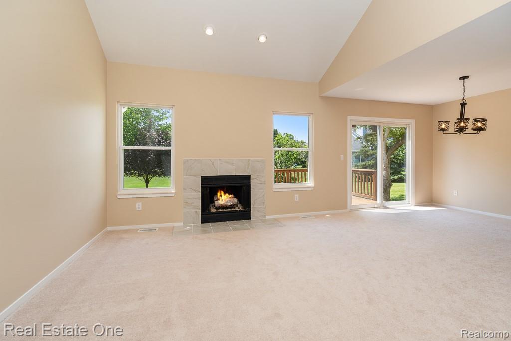 283 Whispering Hill Property Photo 3
