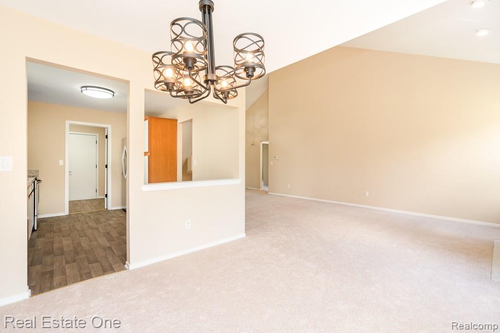 283 Whispering Hill Property Photo 8