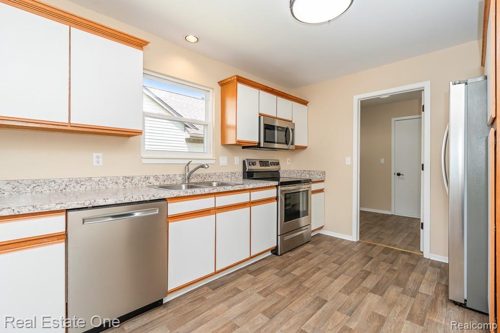 283 Whispering Hill Property Photo 9